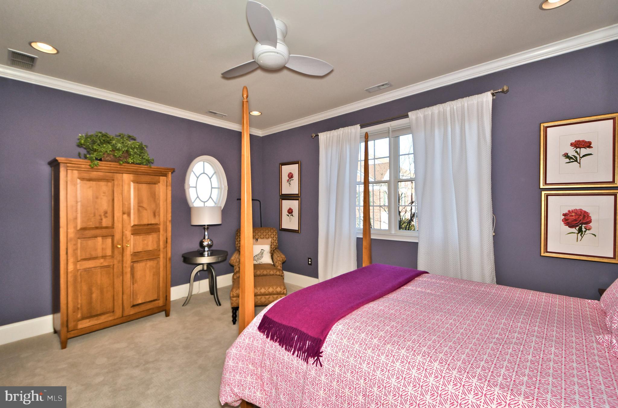 NEWTOWN STATION - Residential