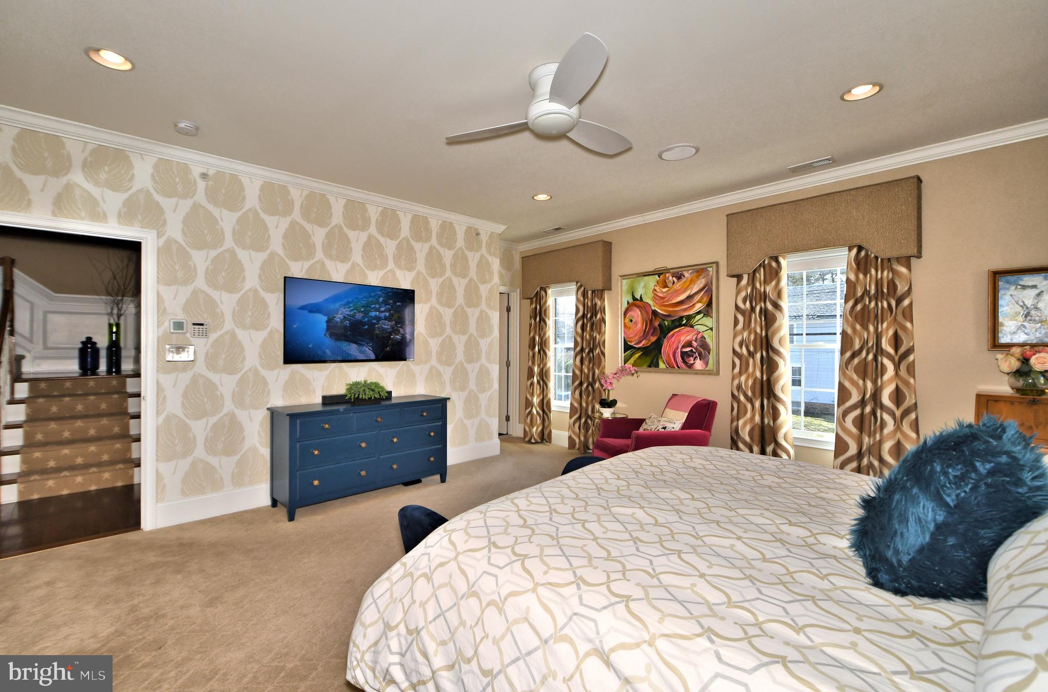 NEWTOWN STATION - Residential