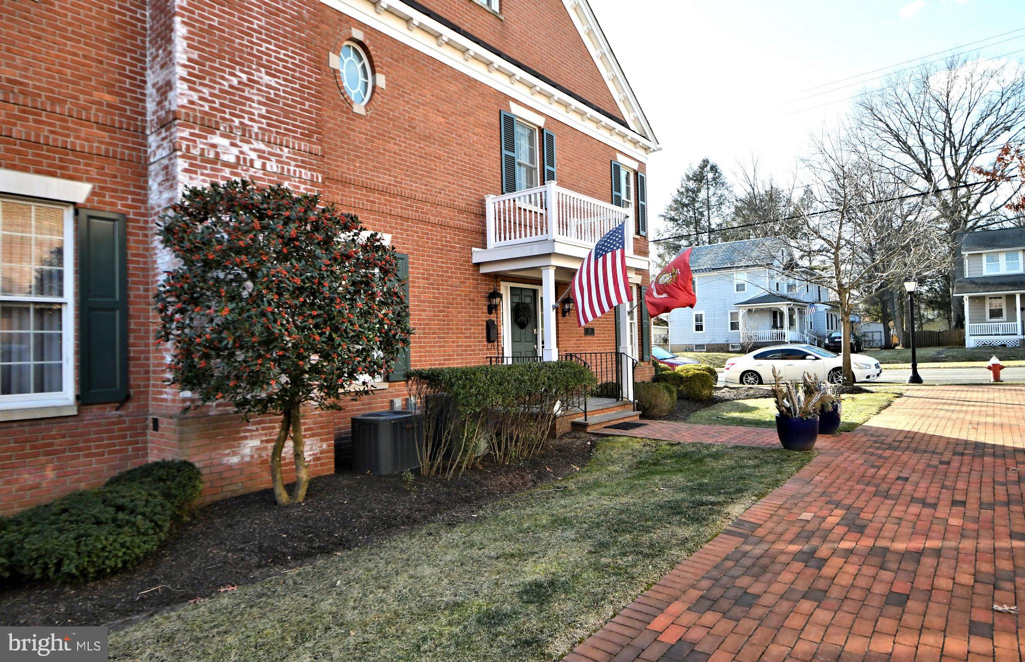 NEWTOWN STATION - Residential