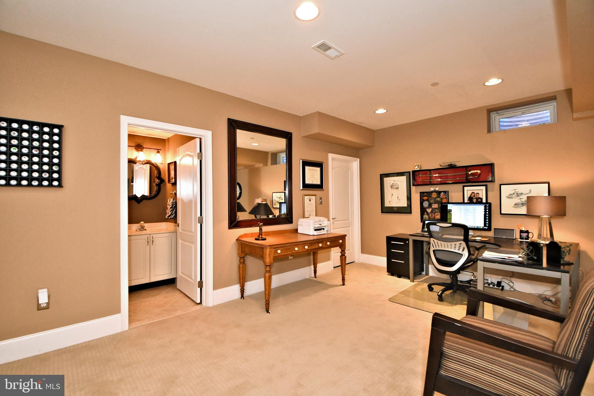 NEWTOWN STATION - Residential