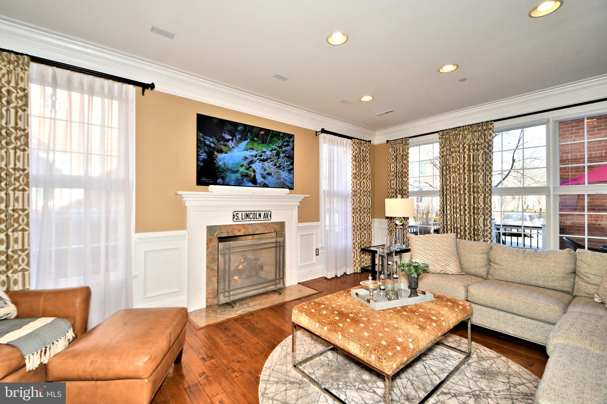 NEWTOWN STATION - Residential