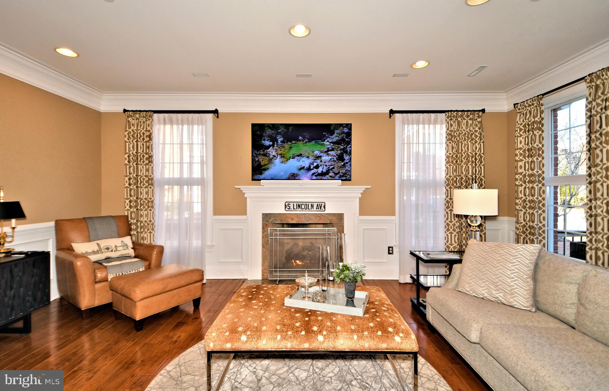 NEWTOWN STATION - Residential