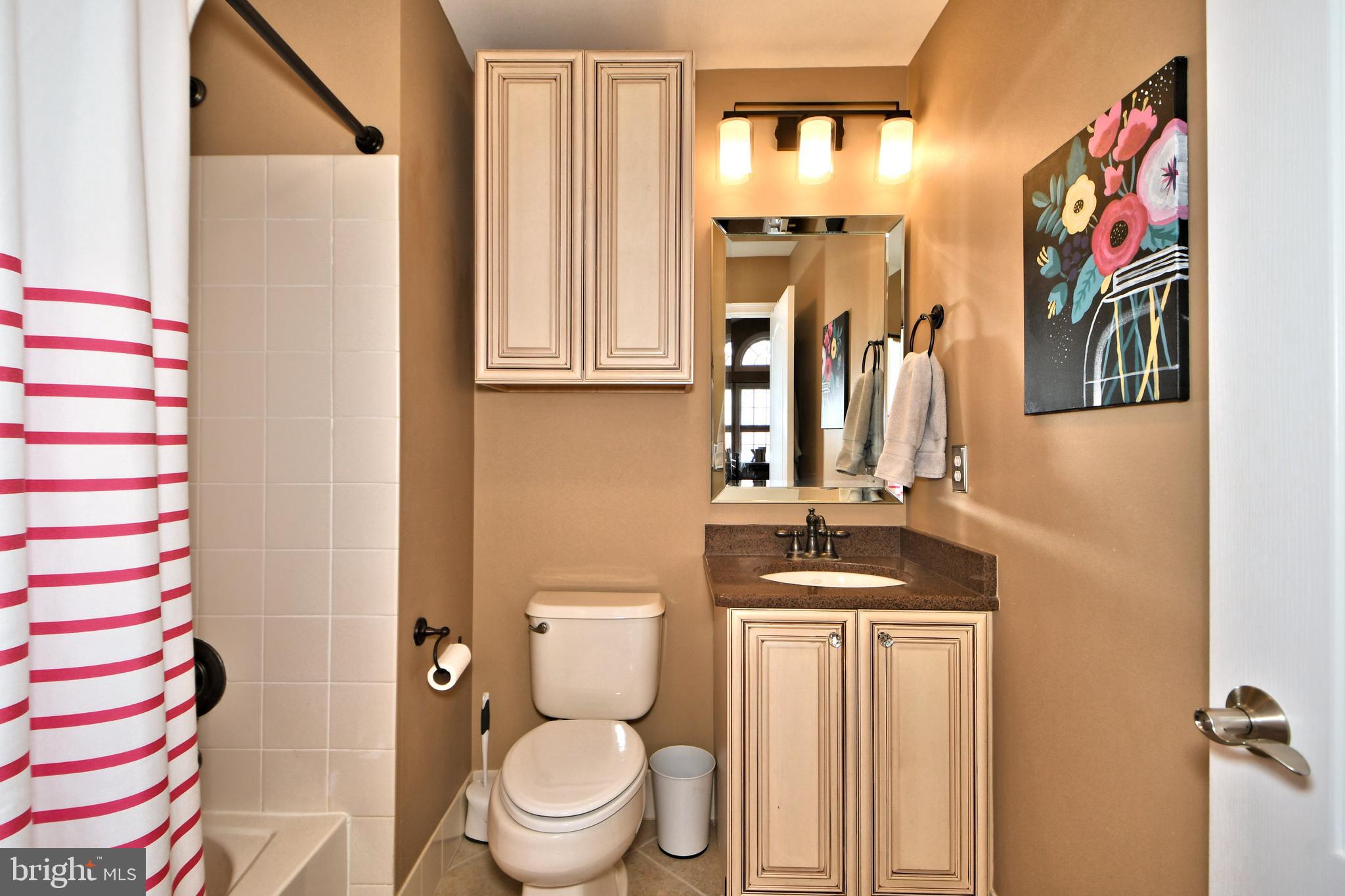 NEWTOWN STATION - Residential