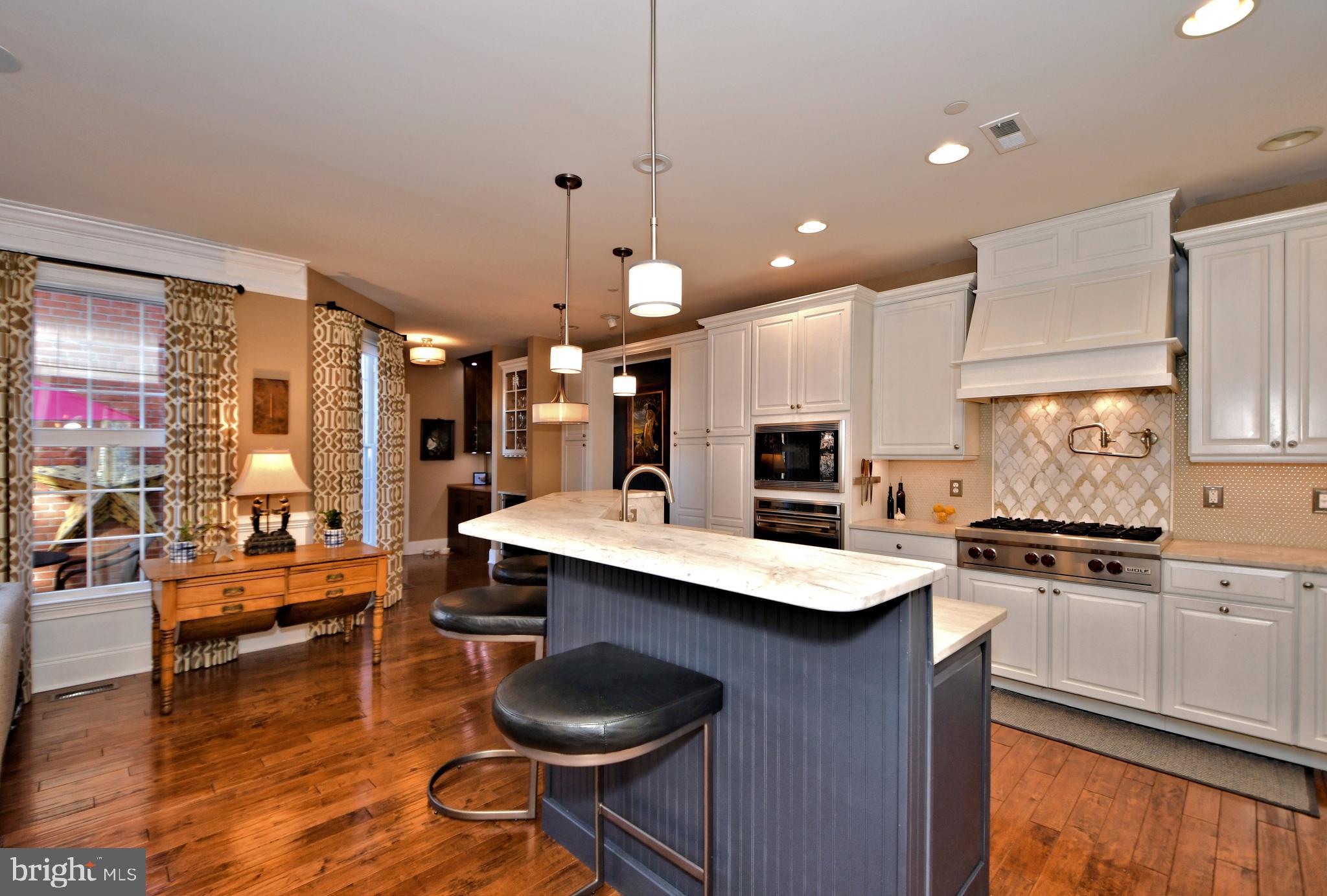 NEWTOWN STATION - Residential