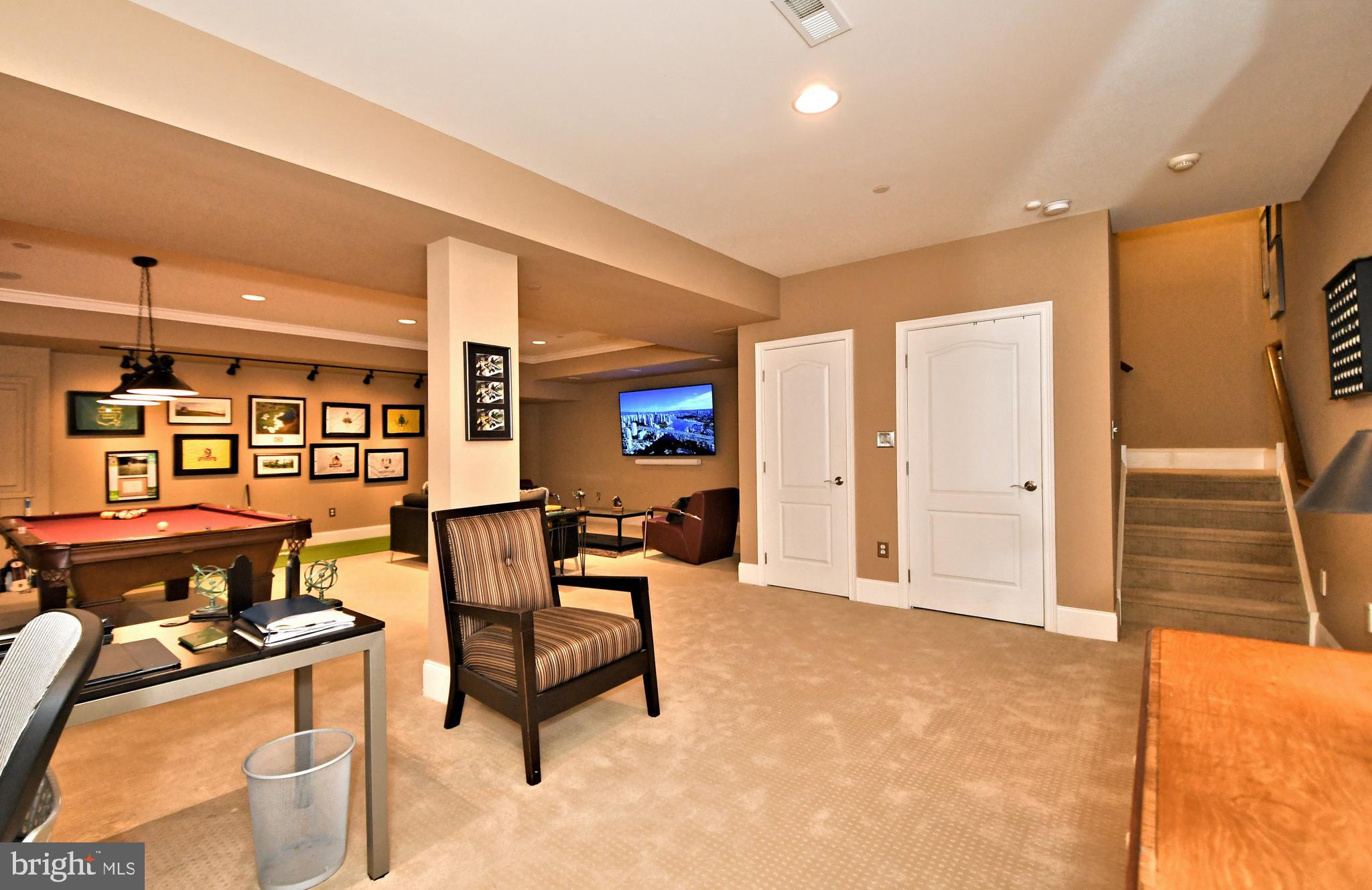 NEWTOWN STATION - Residential