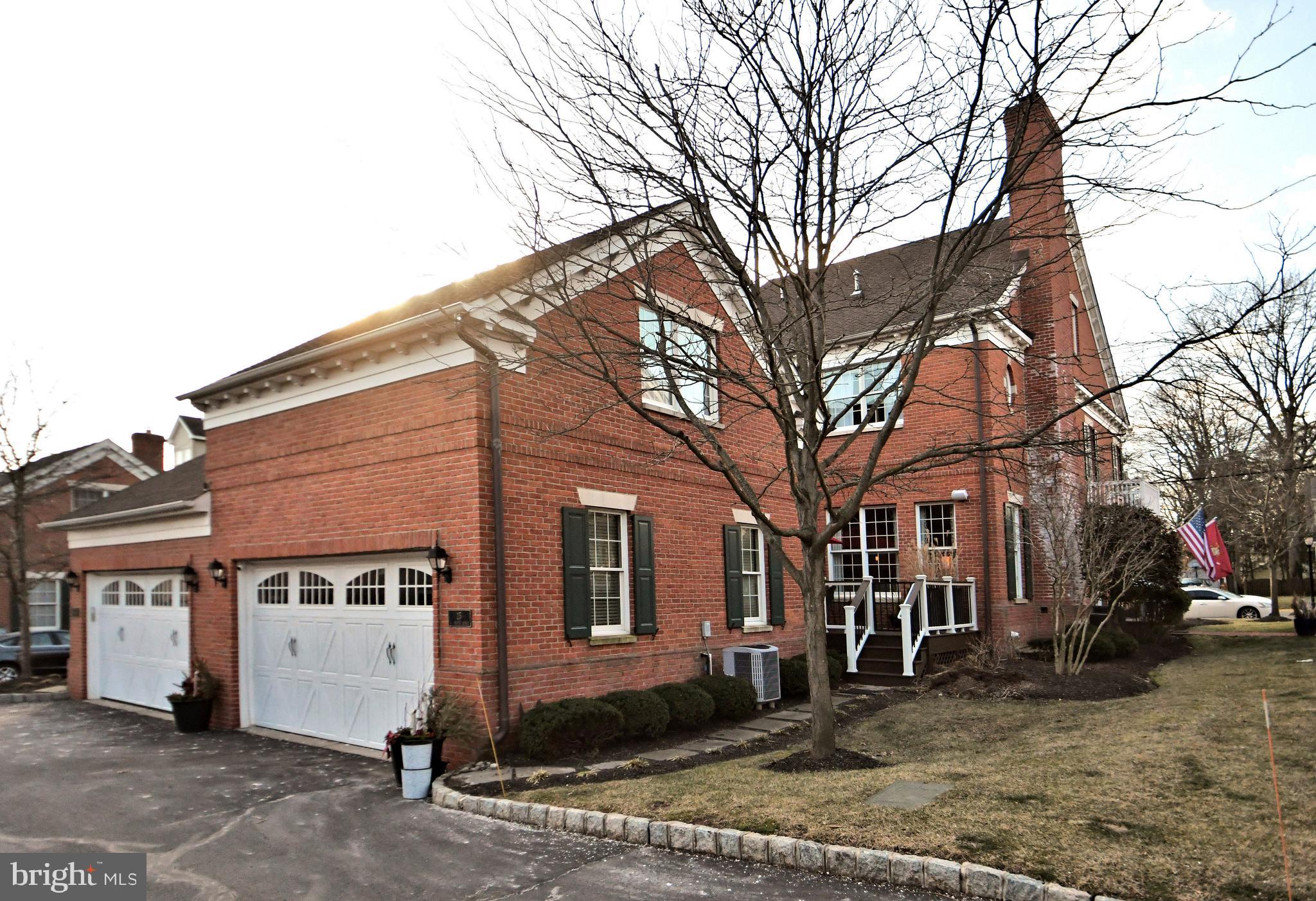 NEWTOWN STATION - Residential