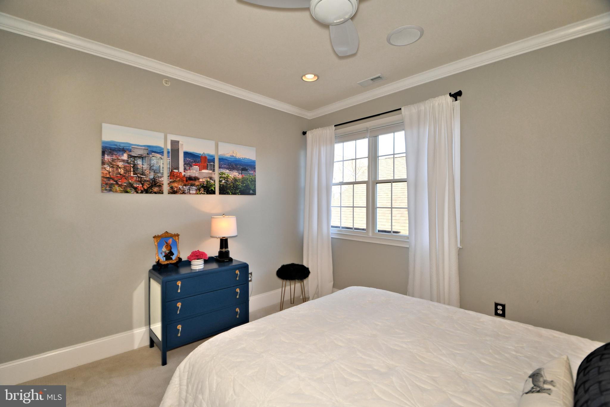 NEWTOWN STATION - Residential