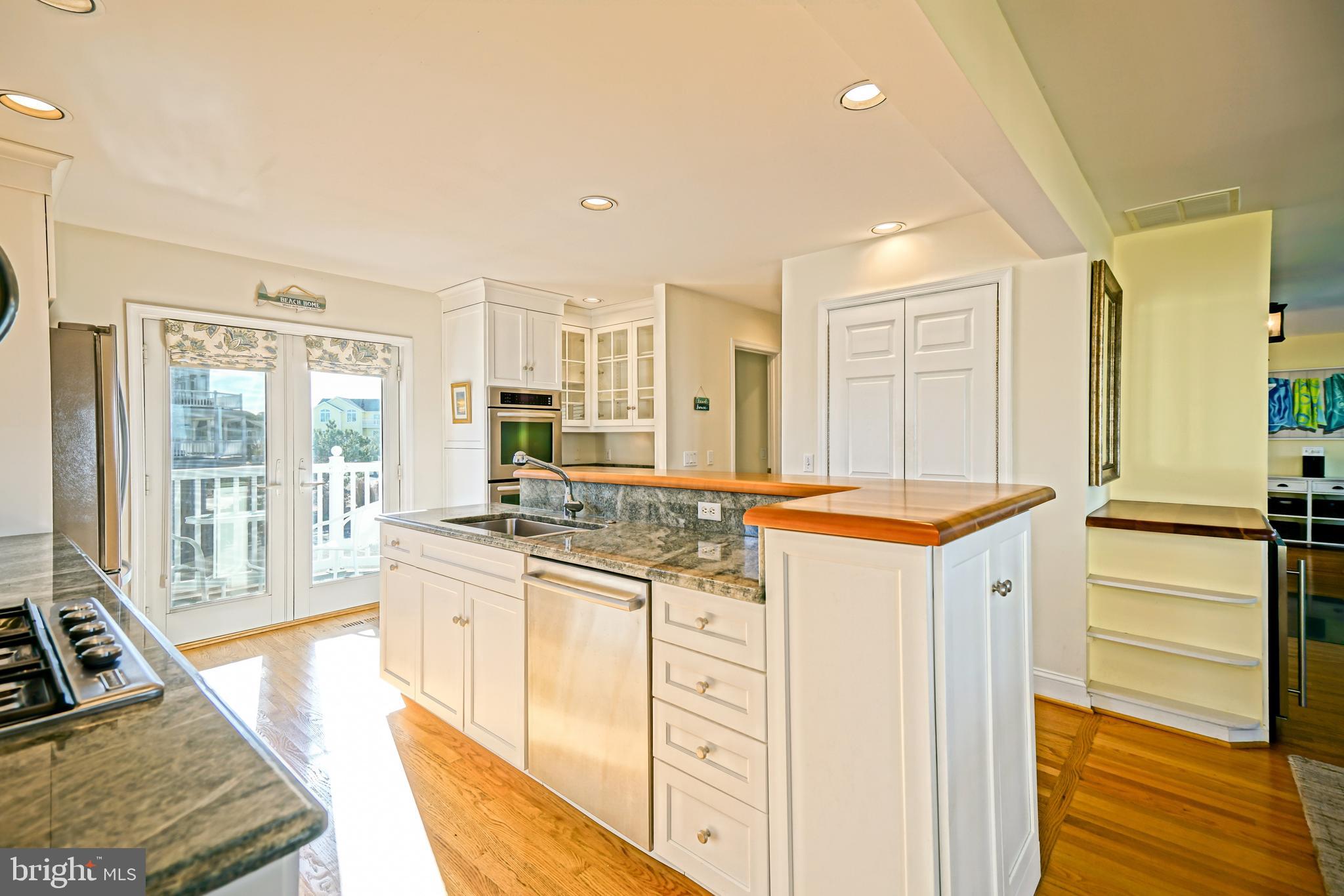 CAPE SHORES - Residential