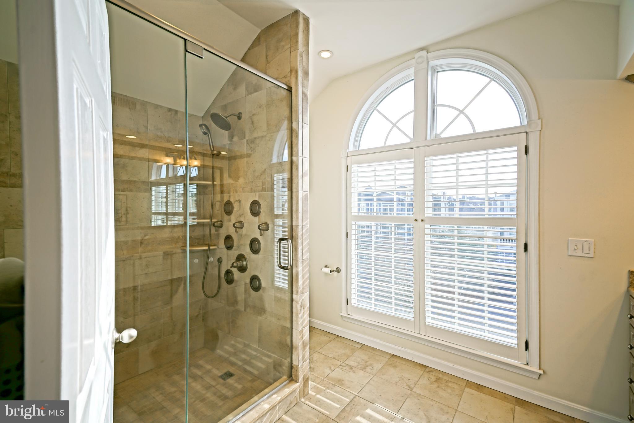 CAPE SHORES - Residential