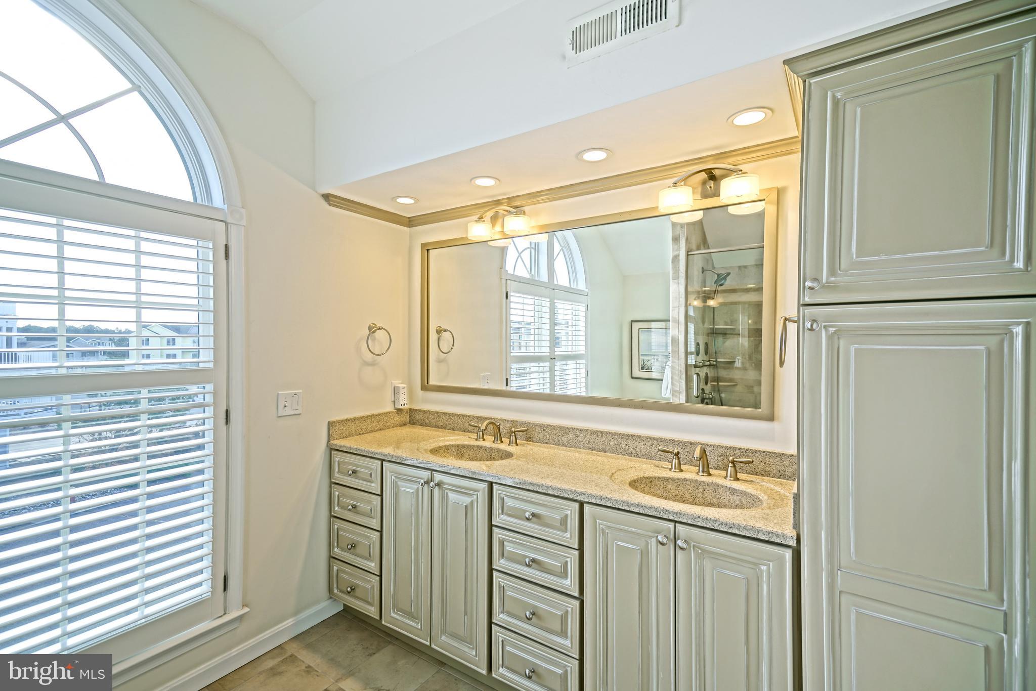 CAPE SHORES - Residential