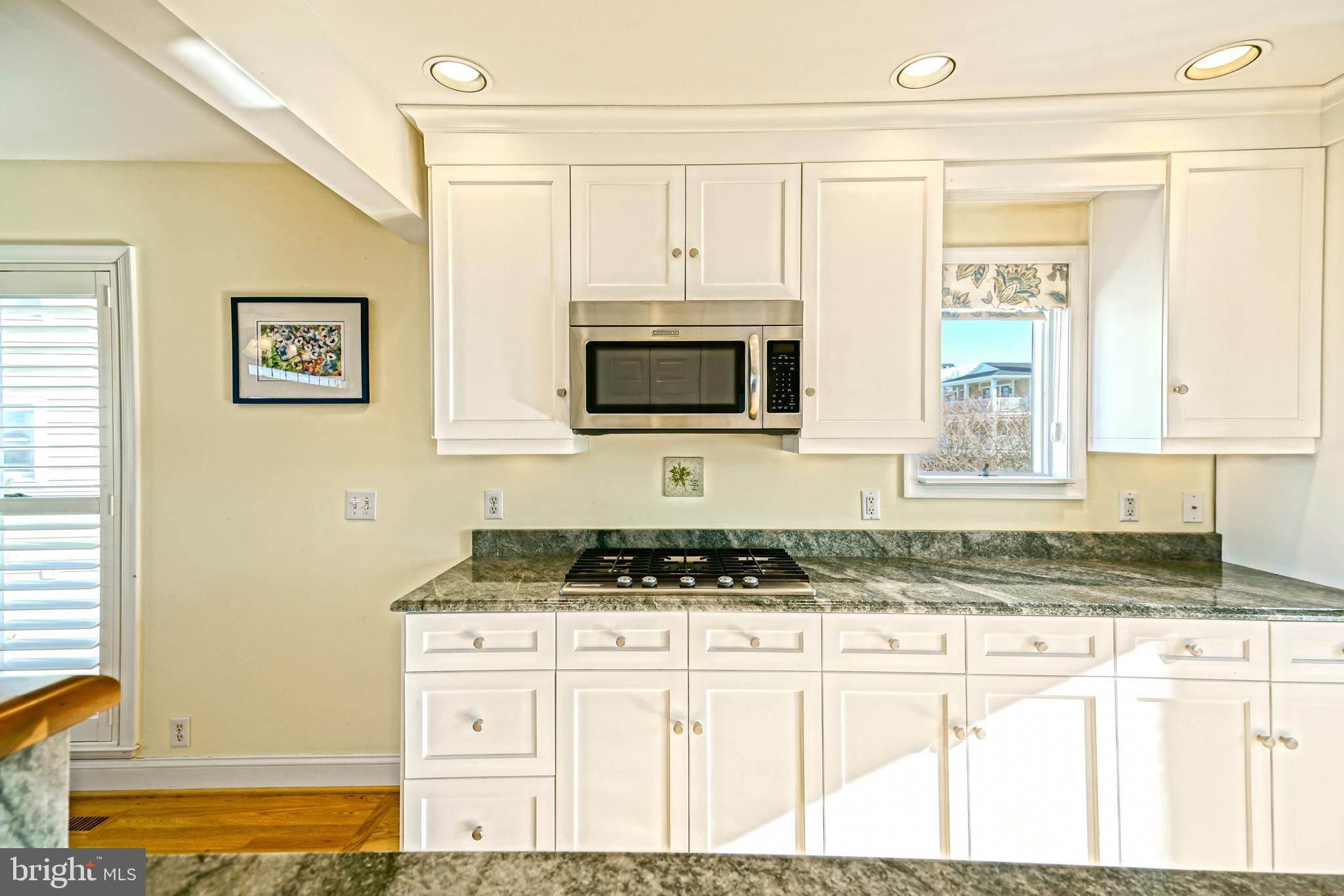 CAPE SHORES - Residential