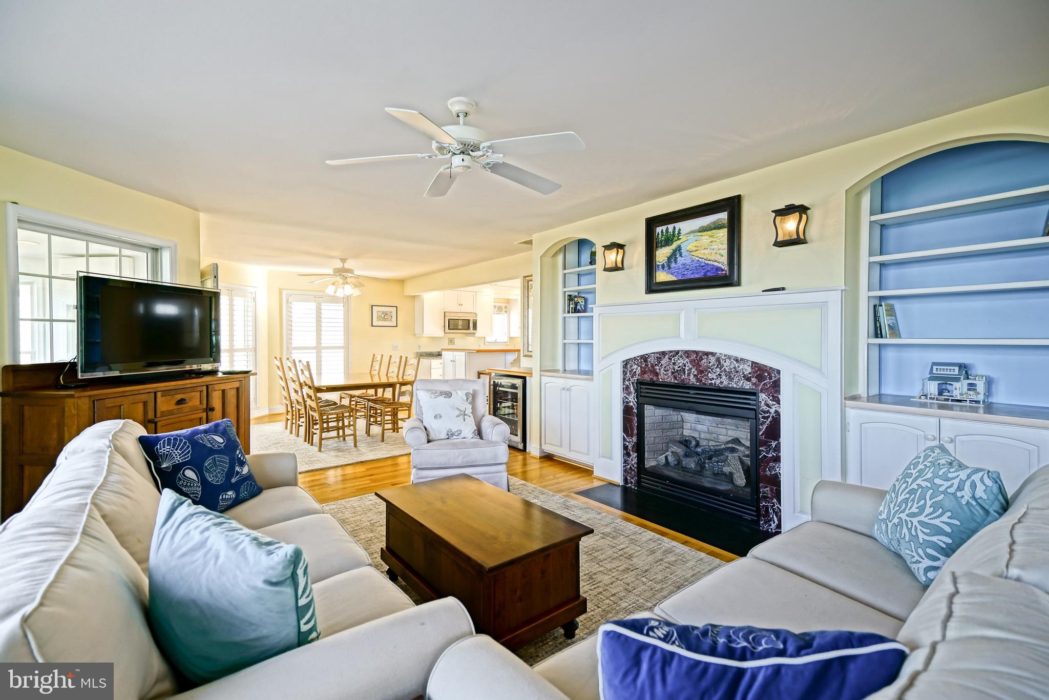 CAPE SHORES - Residential