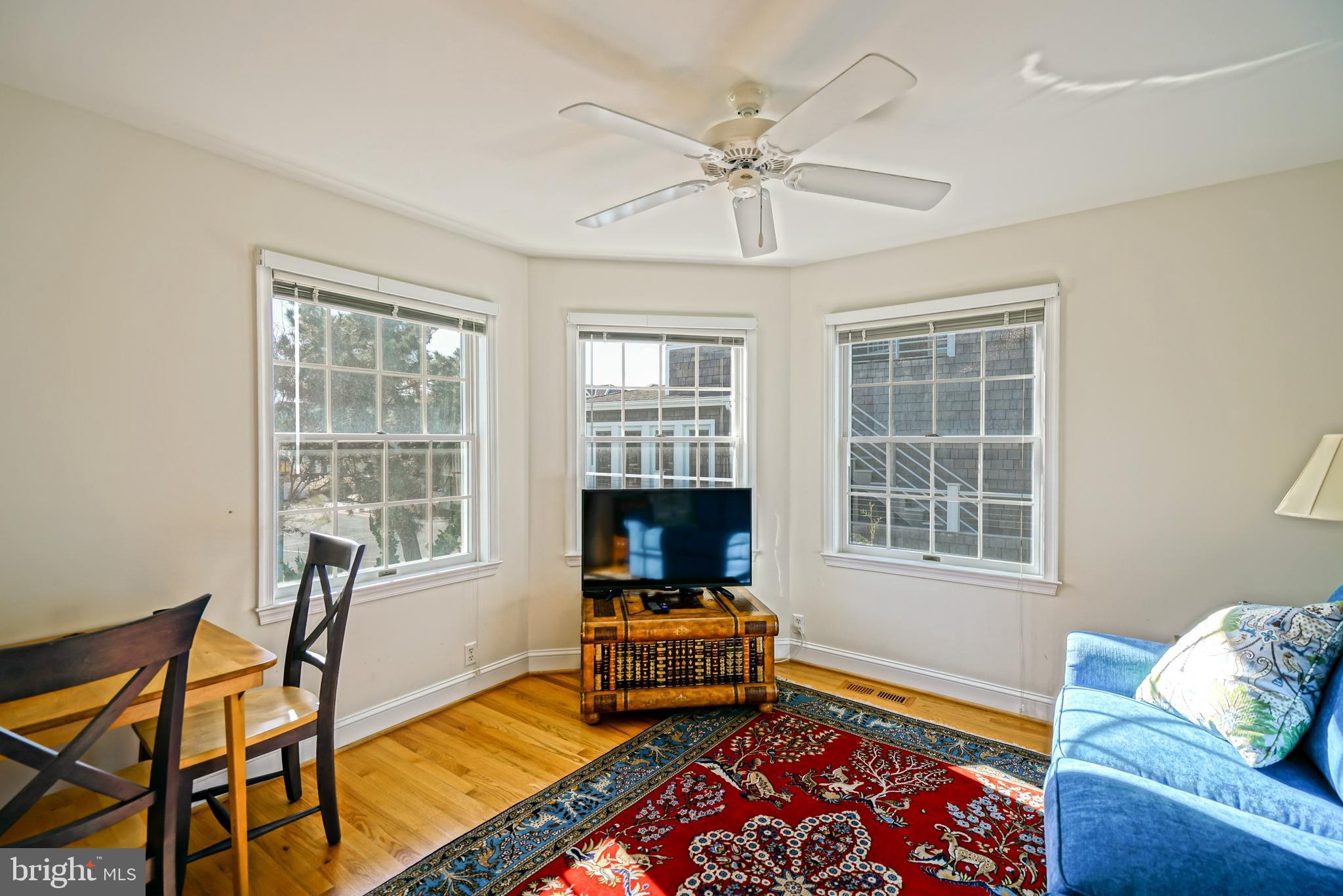 CAPE SHORES - Residential