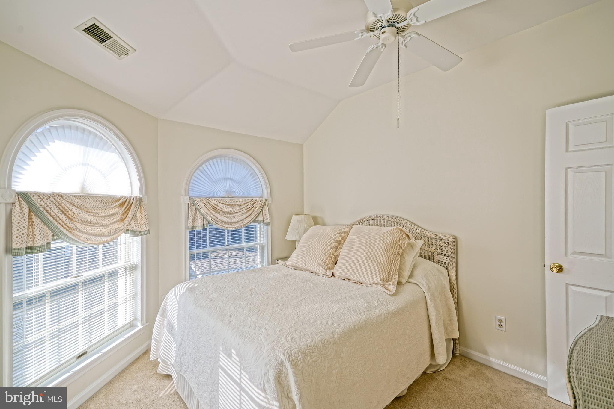 CAPE SHORES - Residential