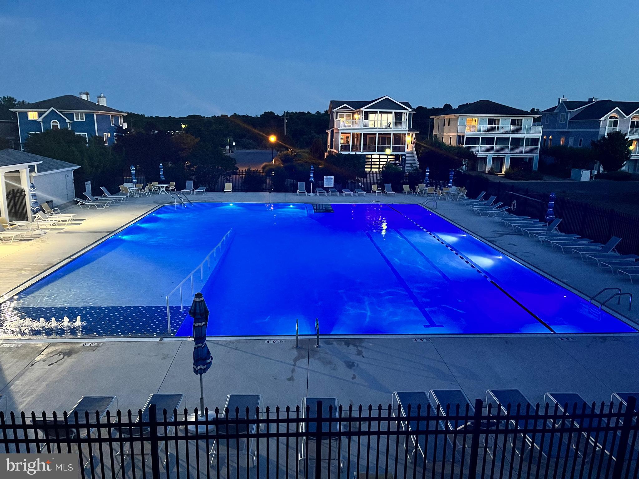 CAPE SHORES - Residential