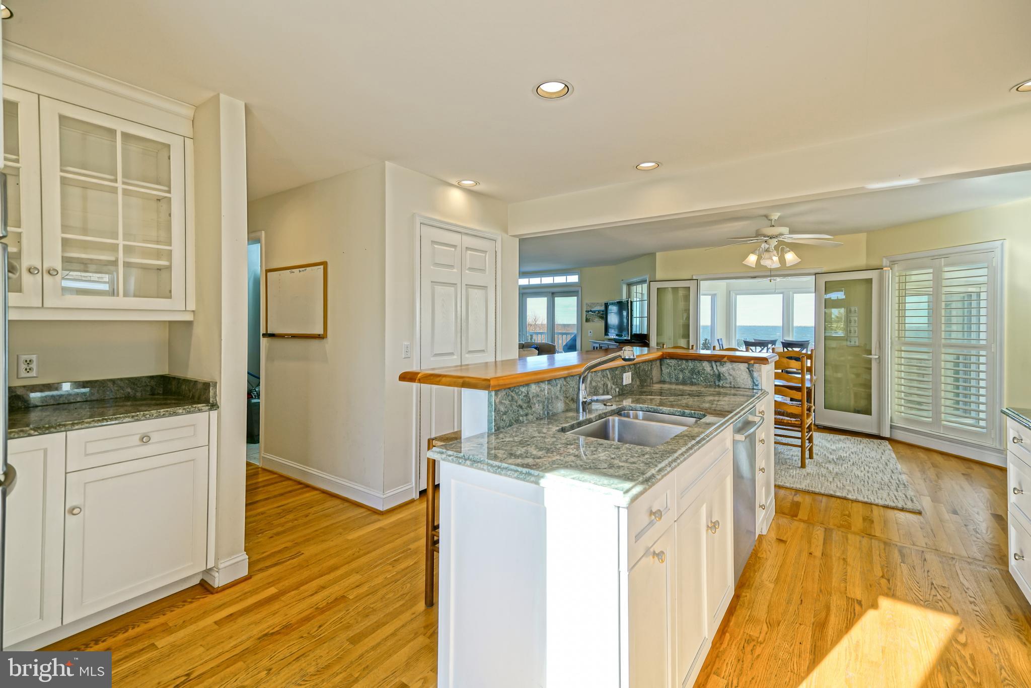 CAPE SHORES - Residential