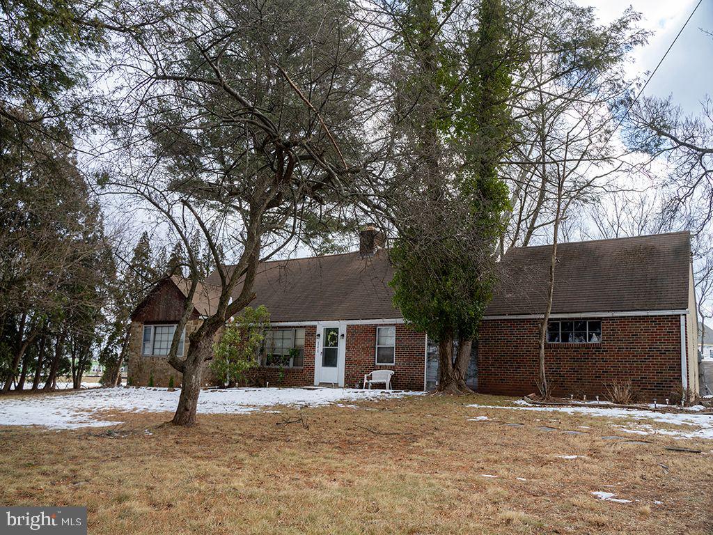 **Access must be scheduled and confirmed by the listing agent. Occupied Property. Need at least 24 hour notice** Welcome Home to this 4 bedroom, 2 full bath single family home in Trappe Boro. Complete with Ample Living Space and the Potential to Make it Your Own! Complete with an Attached 2 Car Garage and In Ground Pool. Close to Local Shopping, Coffee Shops, Restaurants and Recreational Activities.
