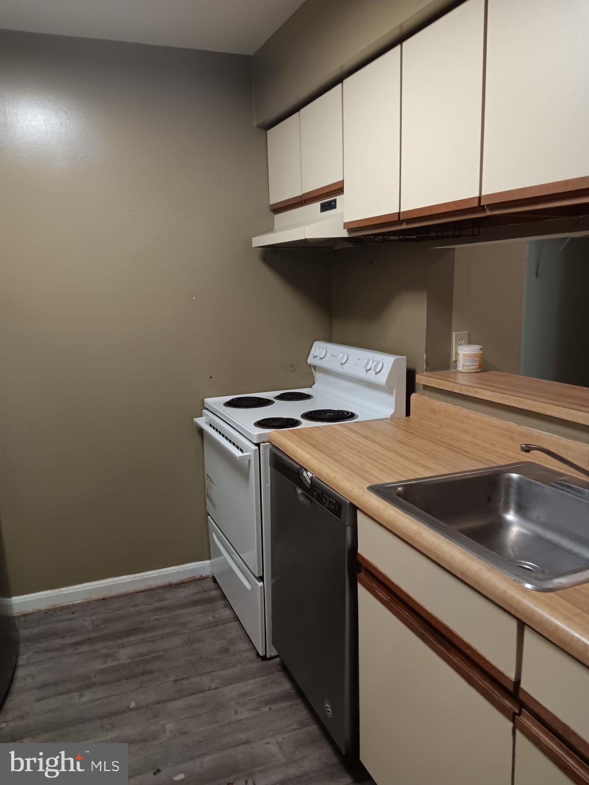 TIERS AT SILVER SPRING - Residential