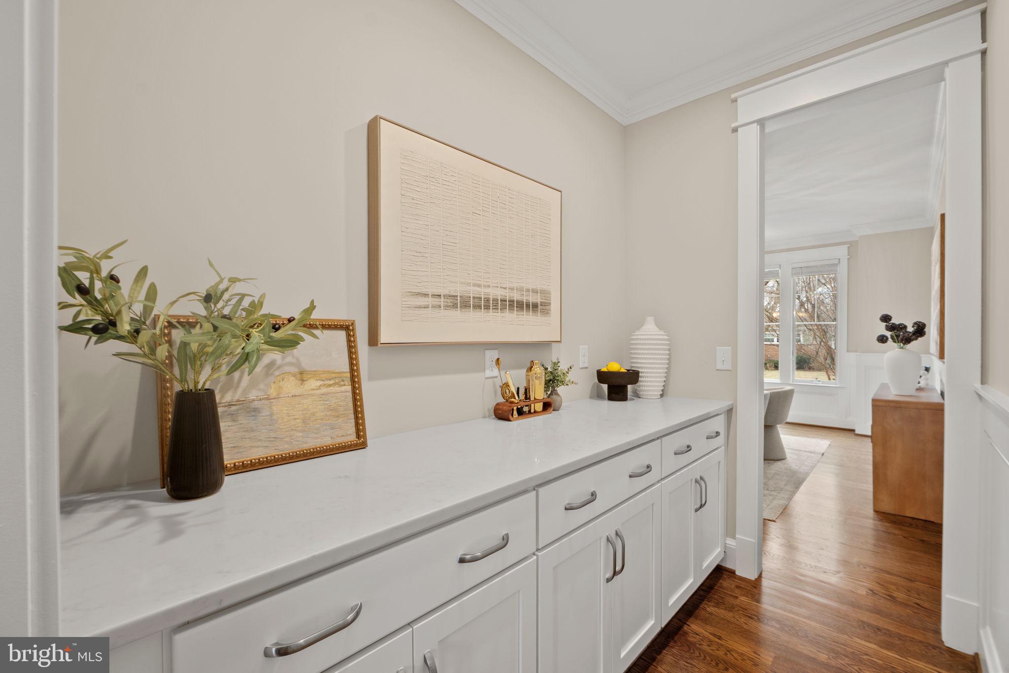 HILLSIDE MANOR - Residential