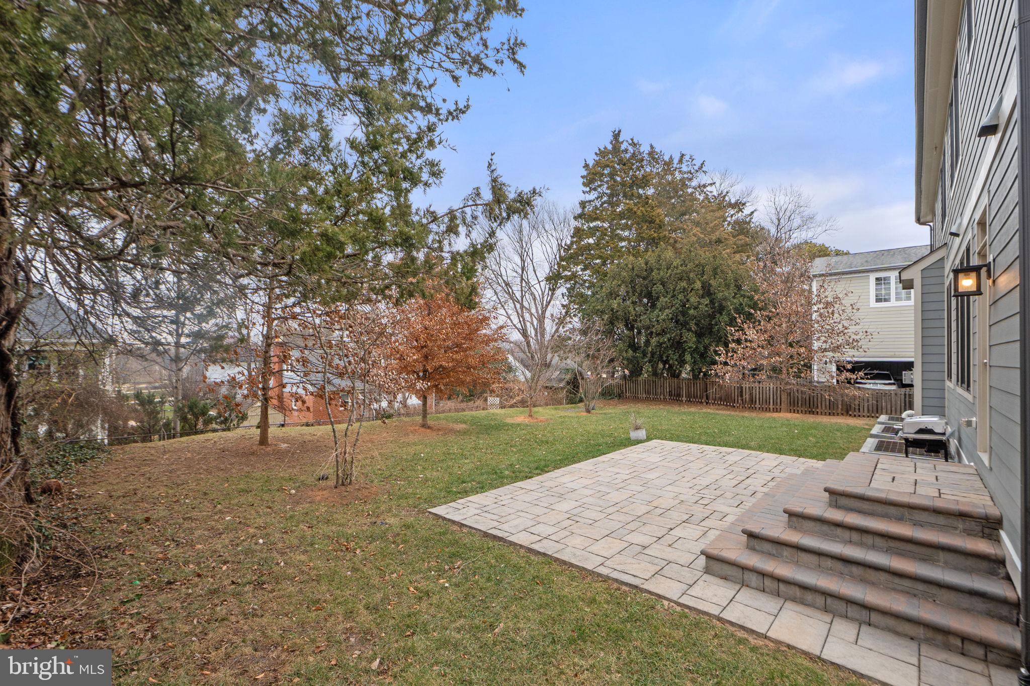 HILLSIDE MANOR - Residential