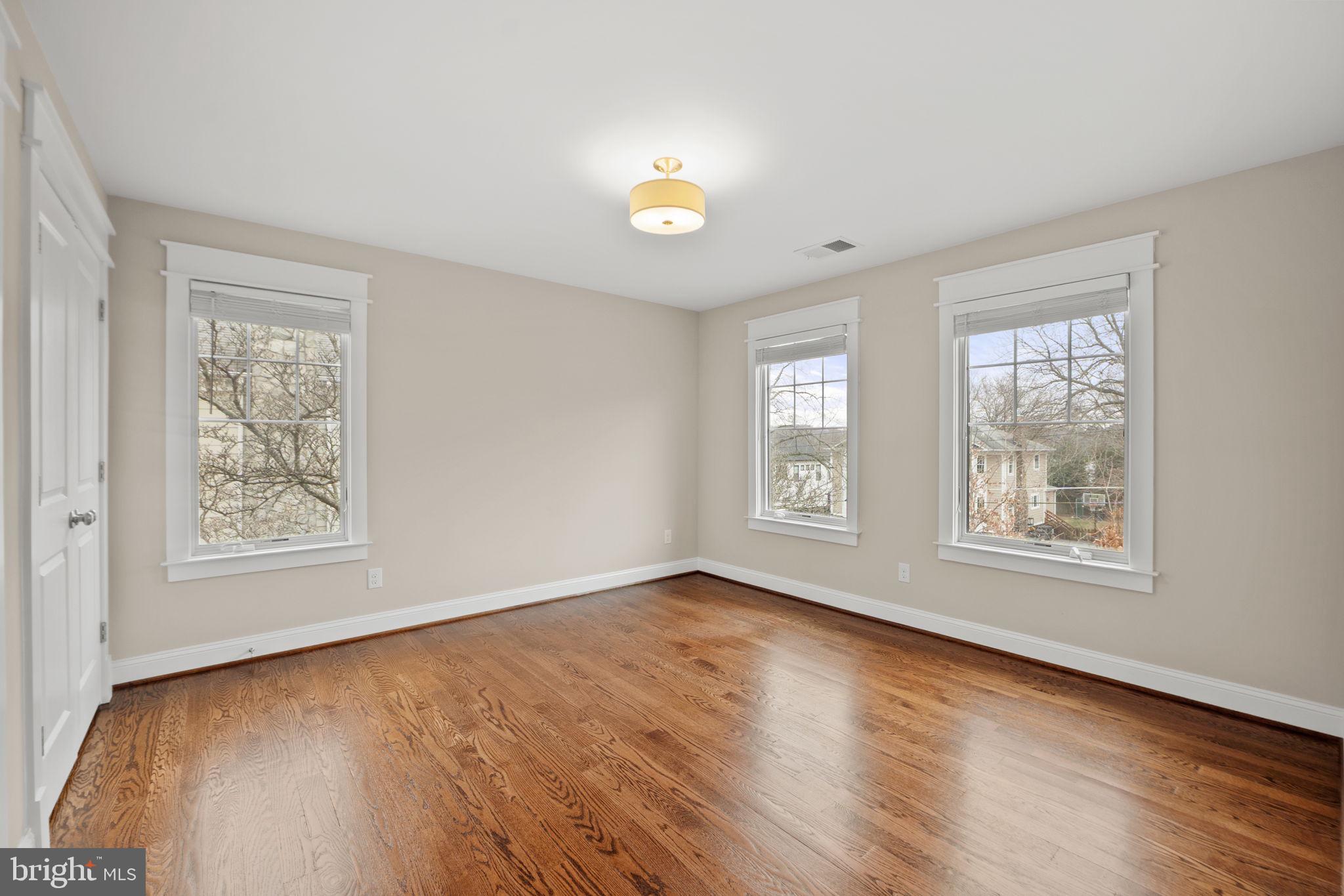 HILLSIDE MANOR - Residential