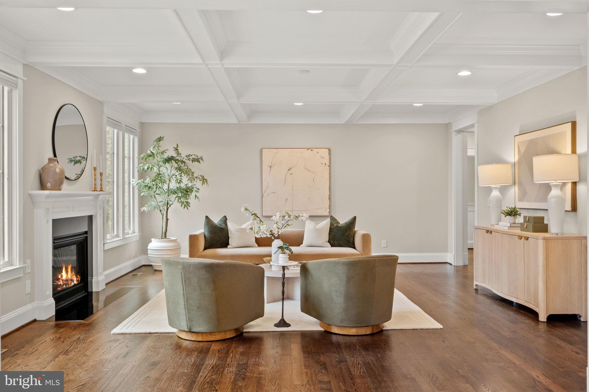 HILLSIDE MANOR - Residential