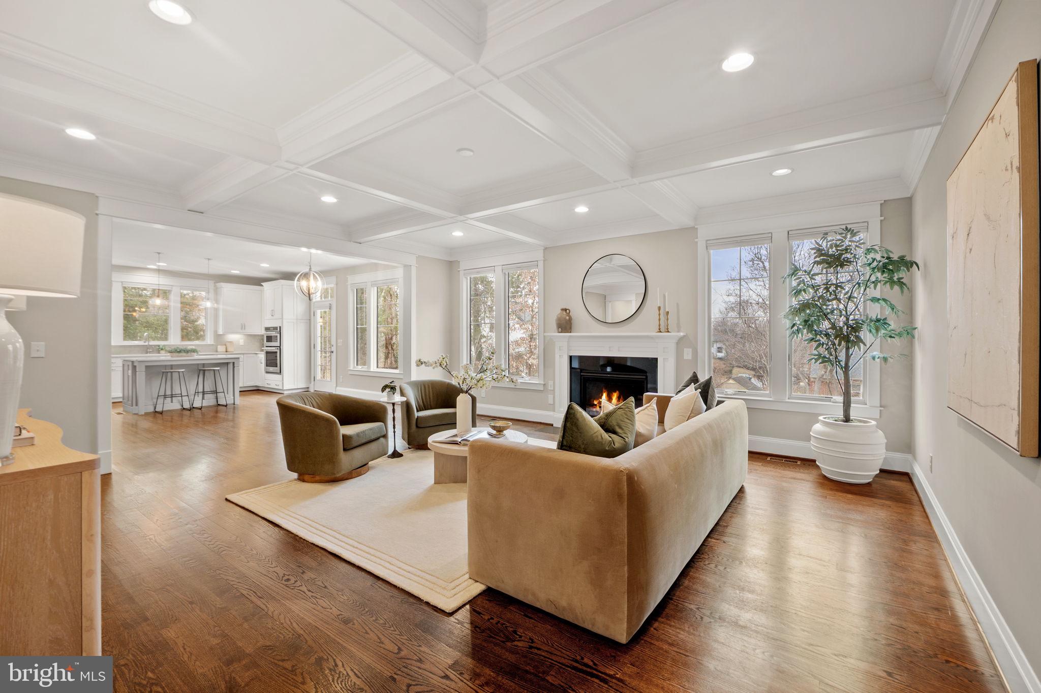 HILLSIDE MANOR - Residential