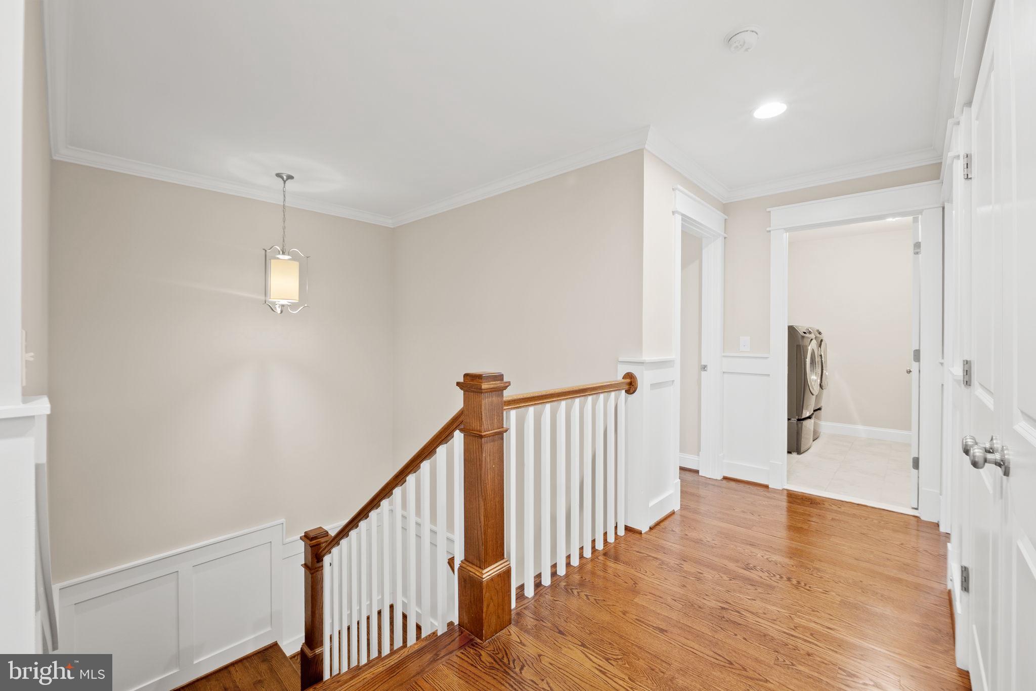 HILLSIDE MANOR - Residential