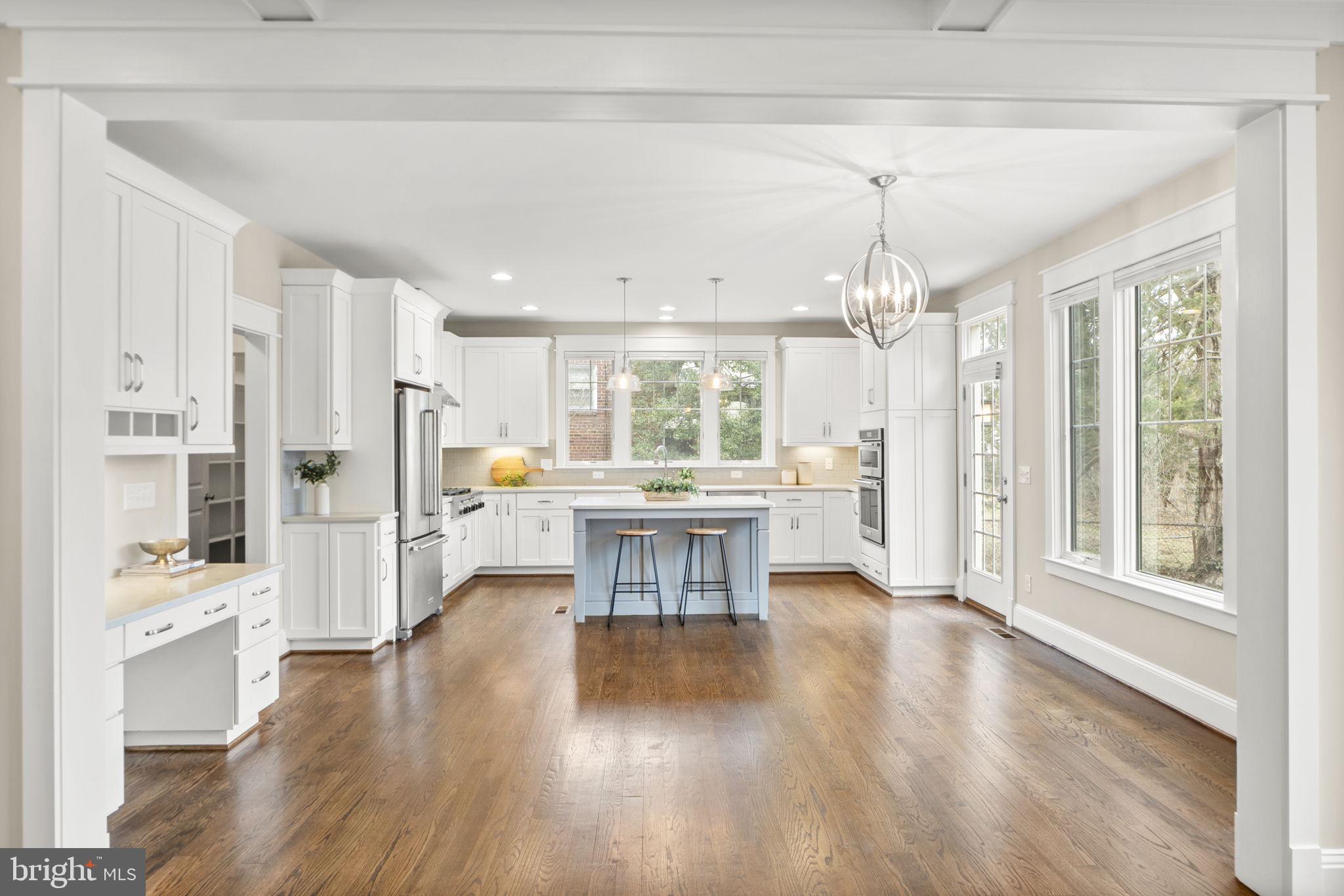 HILLSIDE MANOR - Residential