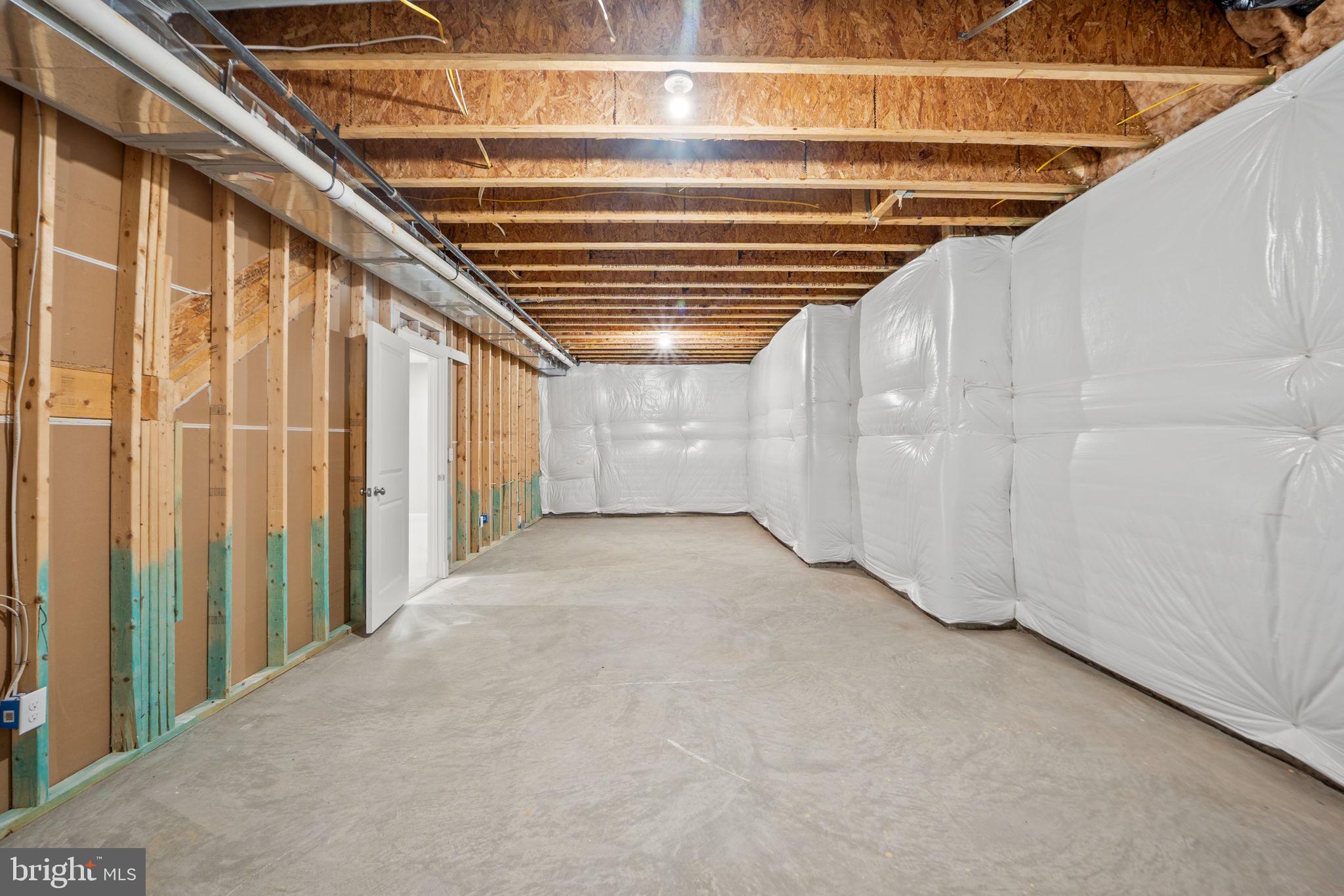 HILLSIDE MANOR - Residential