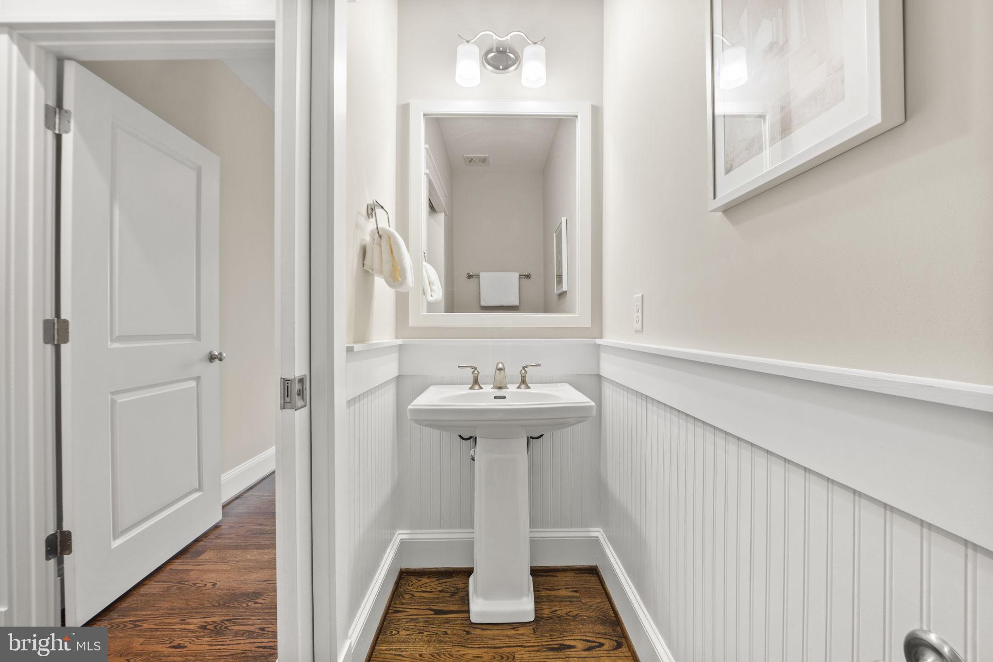 HILLSIDE MANOR - Residential