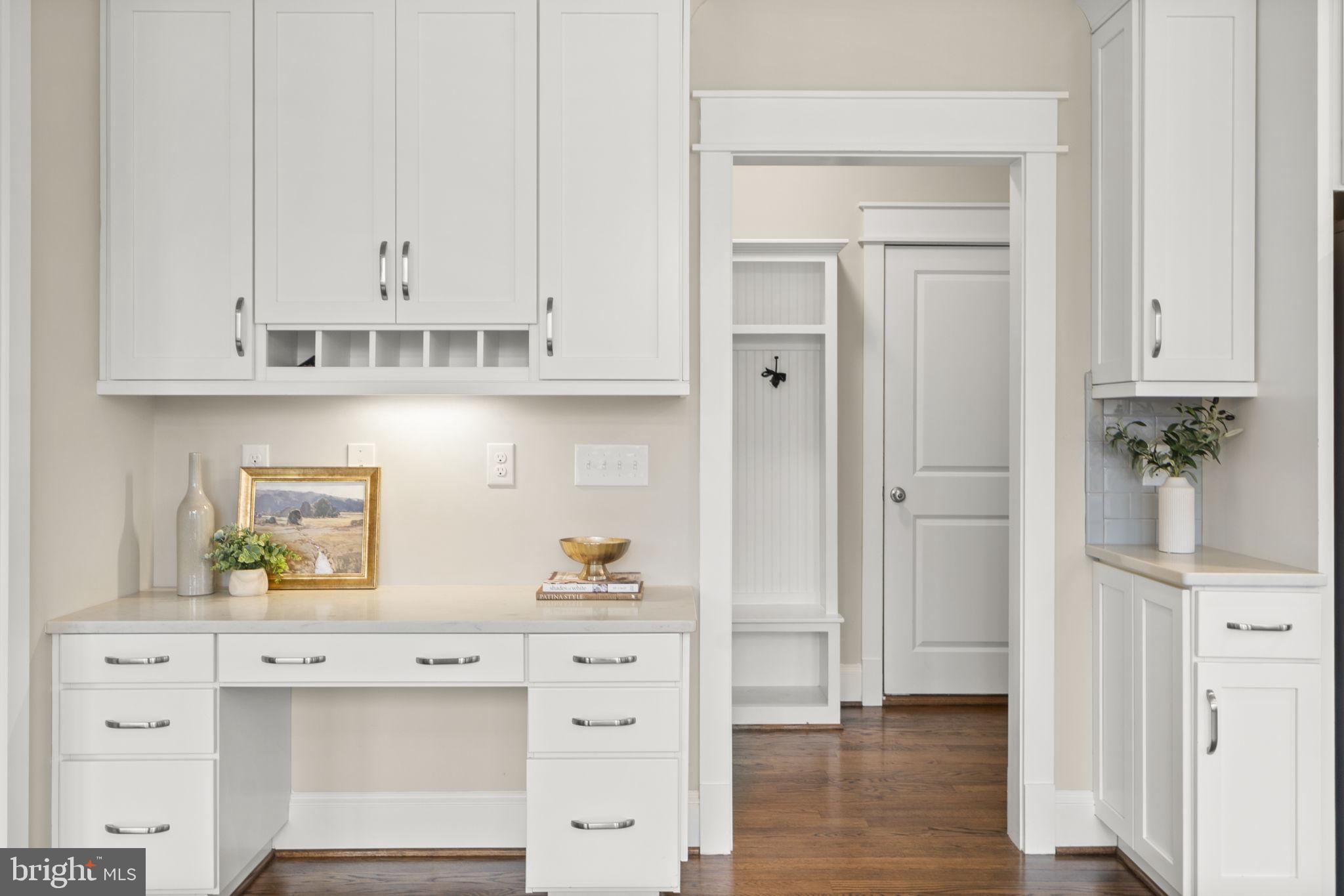 HILLSIDE MANOR - Residential