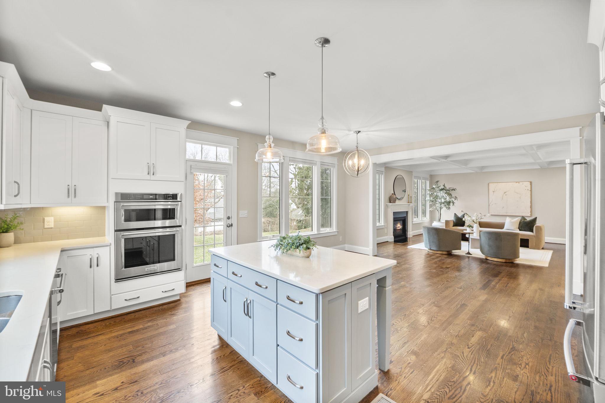 HILLSIDE MANOR - Residential