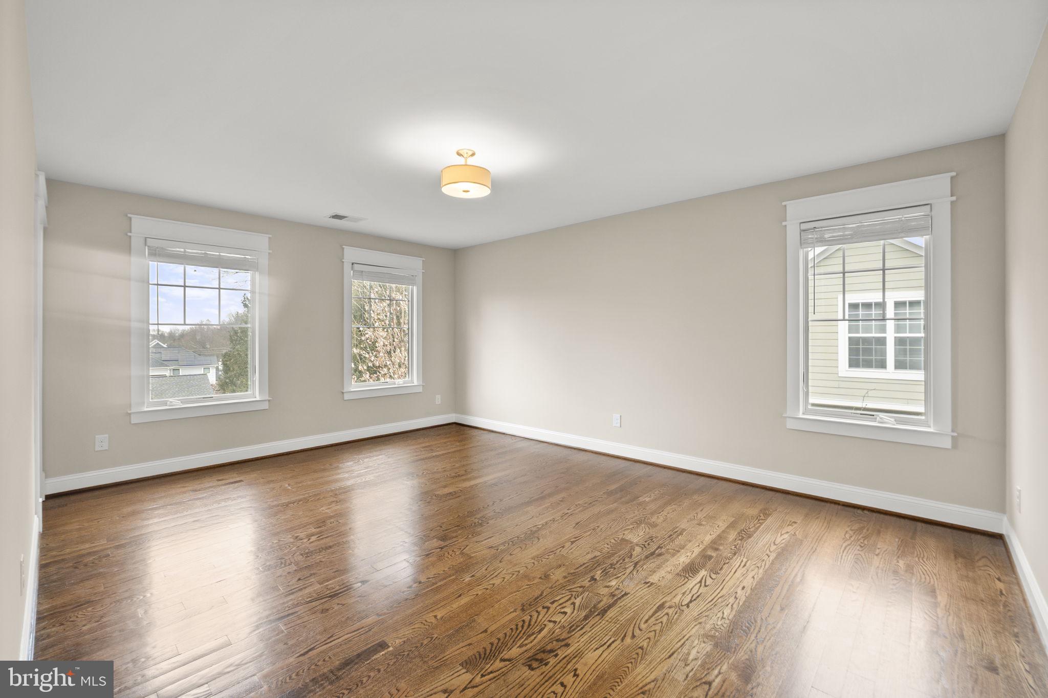 HILLSIDE MANOR - Residential