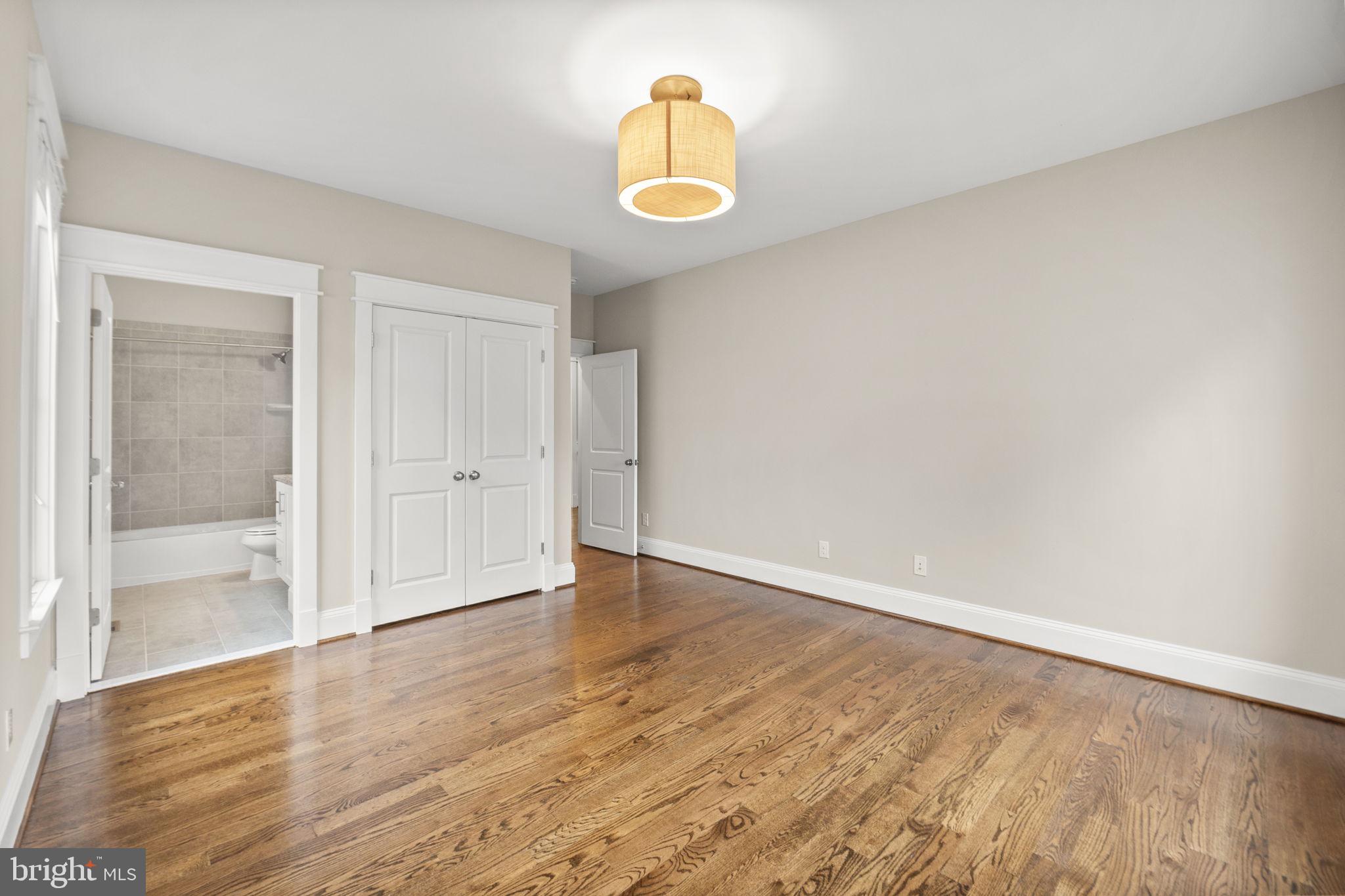 HILLSIDE MANOR - Residential