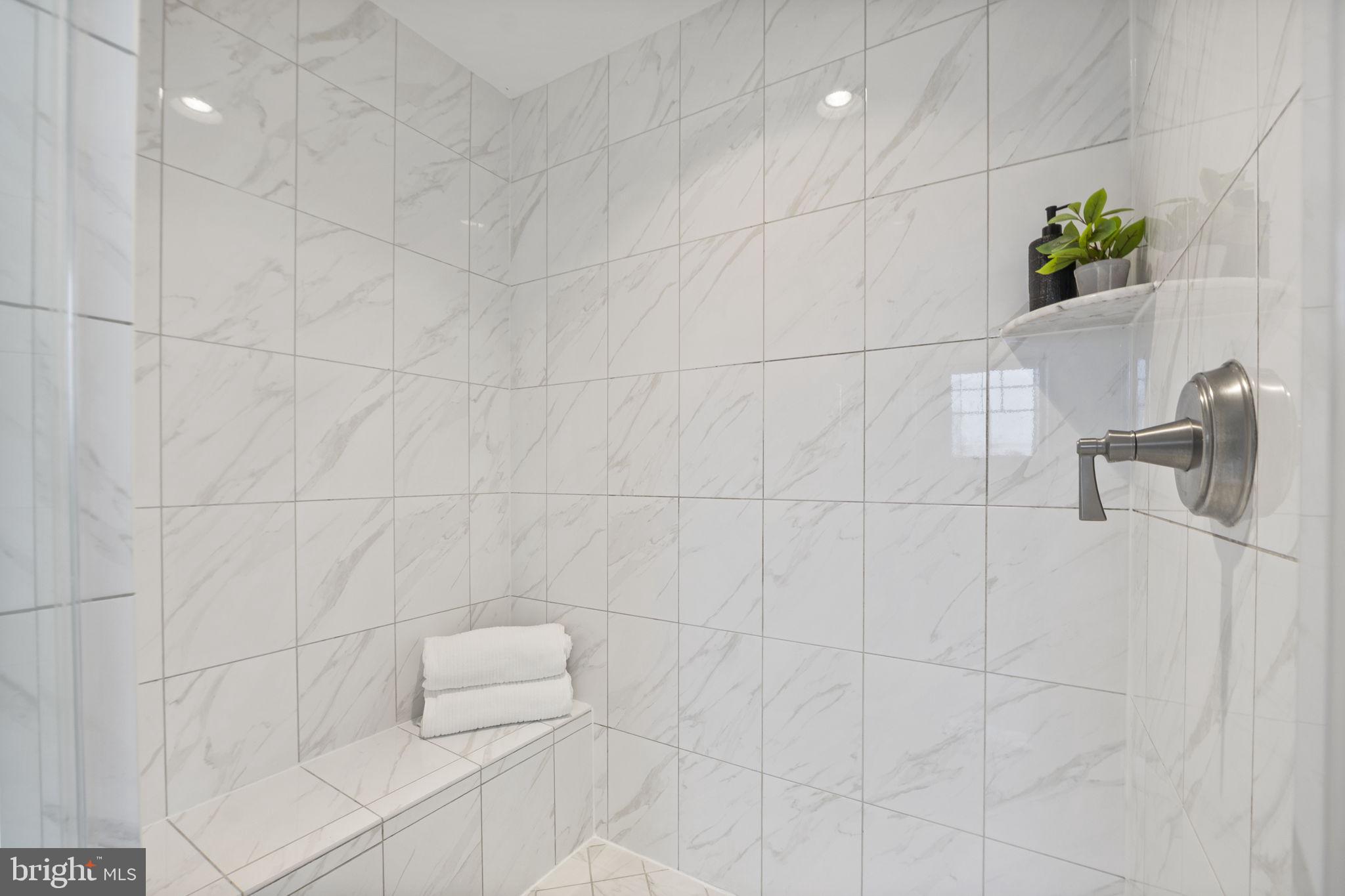 HILLSIDE MANOR - Residential