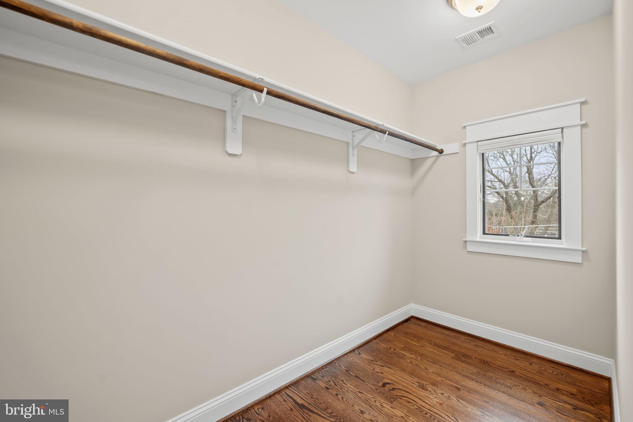 HILLSIDE MANOR - Residential