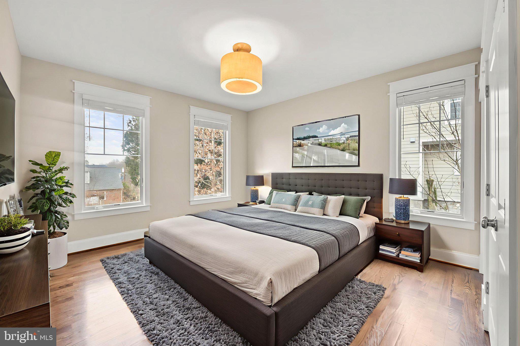 HILLSIDE MANOR - Residential