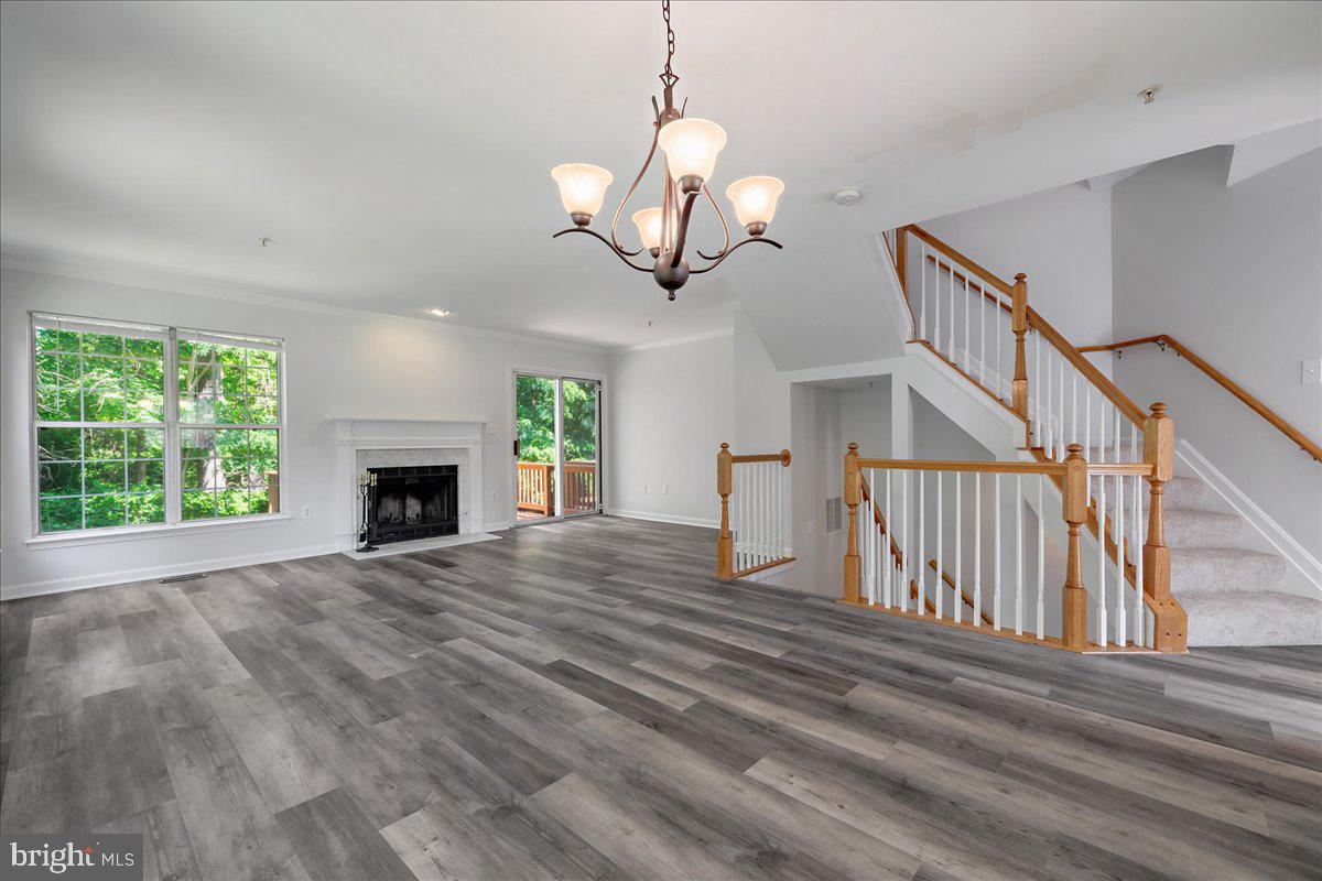 2222 COMMISSARY CIRCLE 198