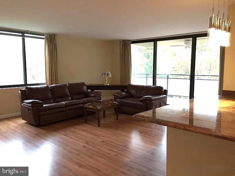 PROMENADE TOWERS - Residential Lease