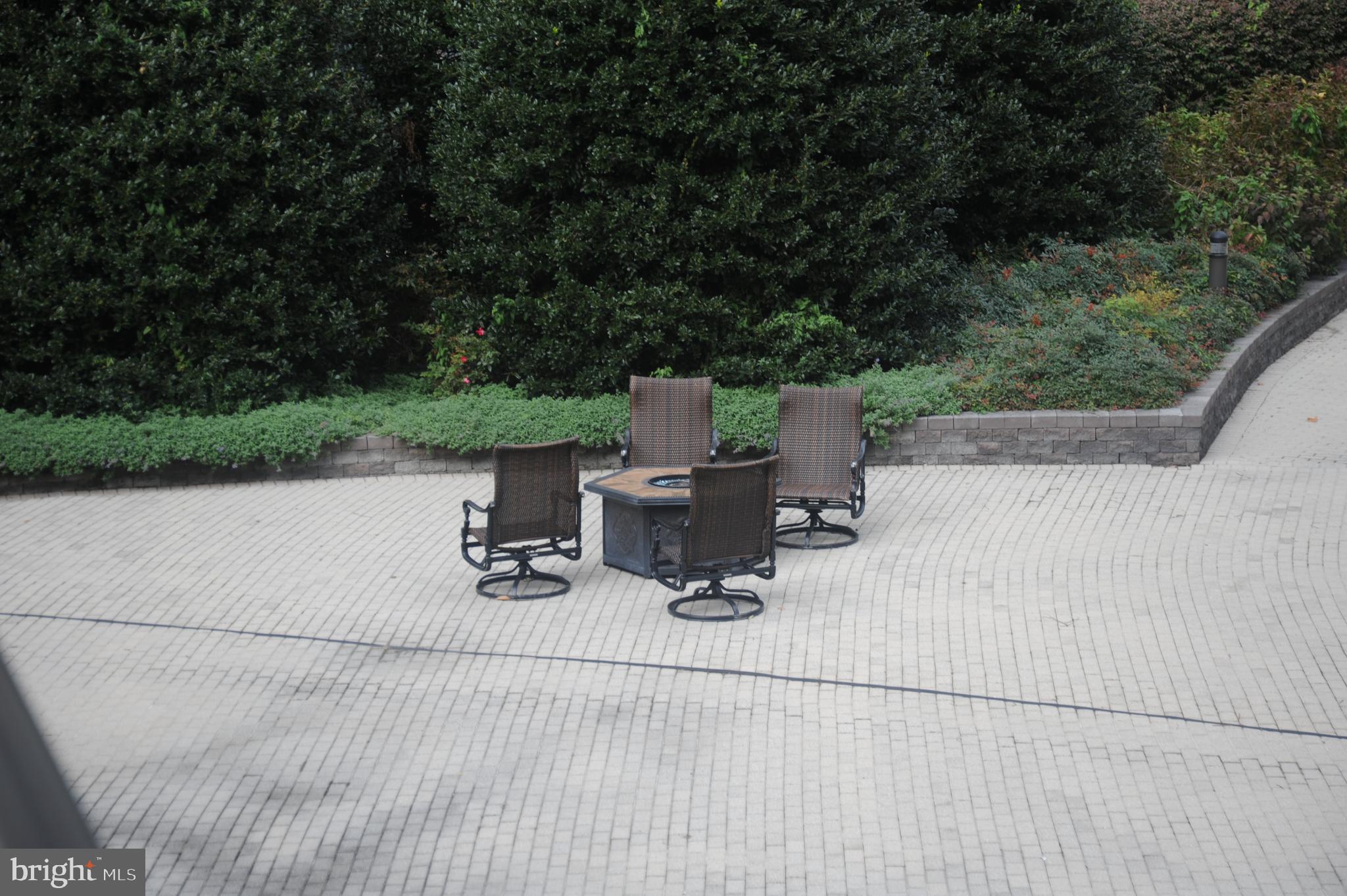 PROMENADE TOWERS - Residential Lease