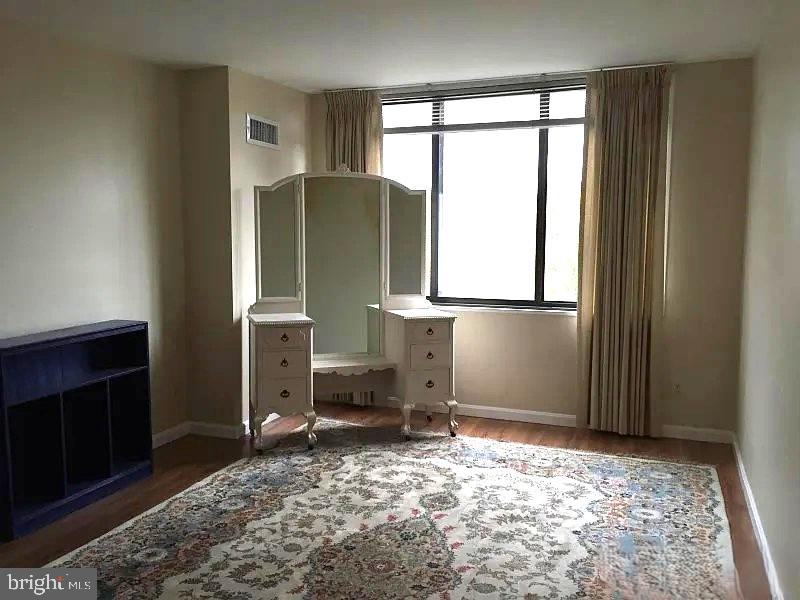 PROMENADE TOWERS - Residential Lease