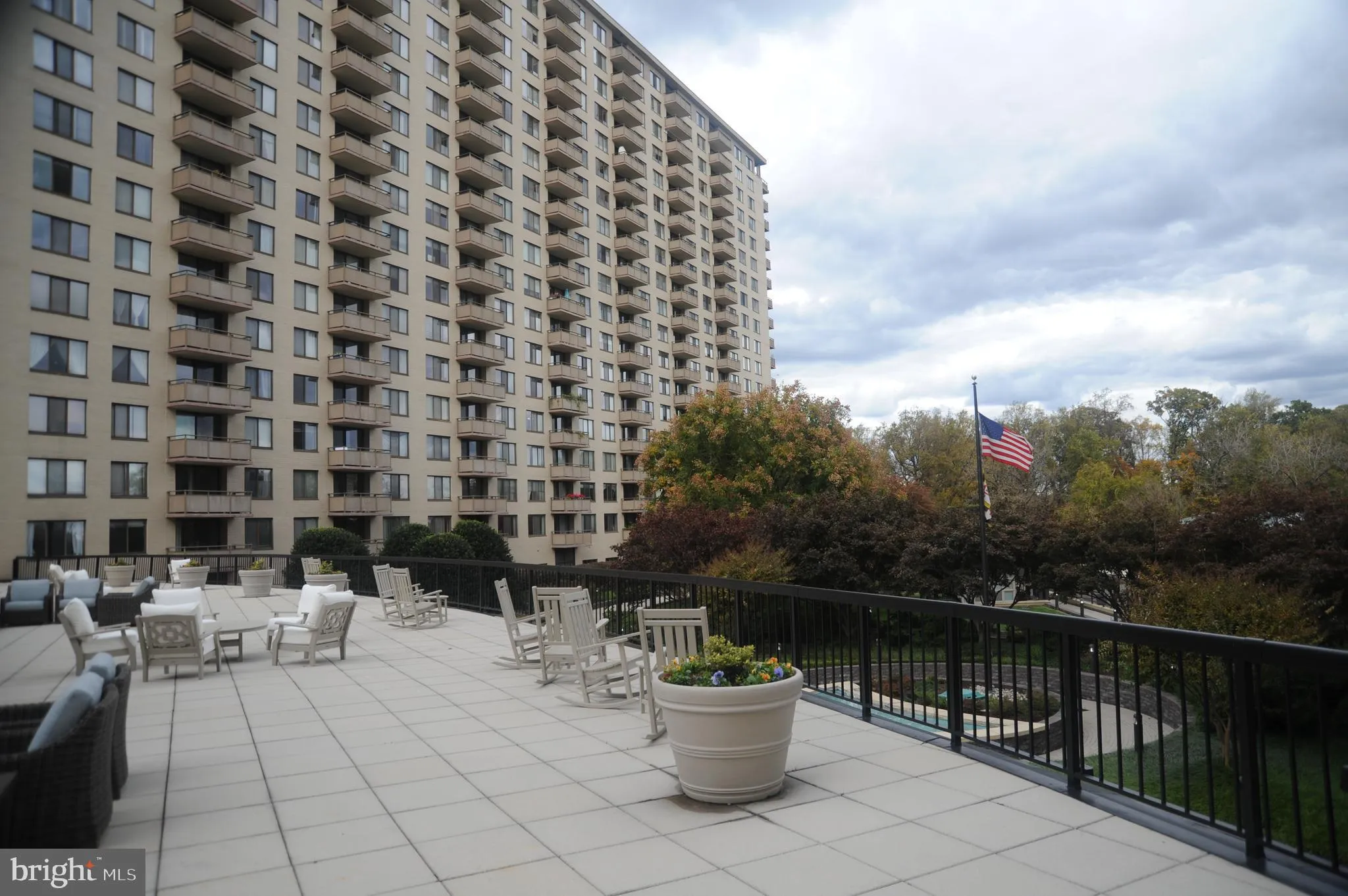 5225 Pooks Hill Road Unit 329S, Bethesda, MD 20814 MLS - Main Image