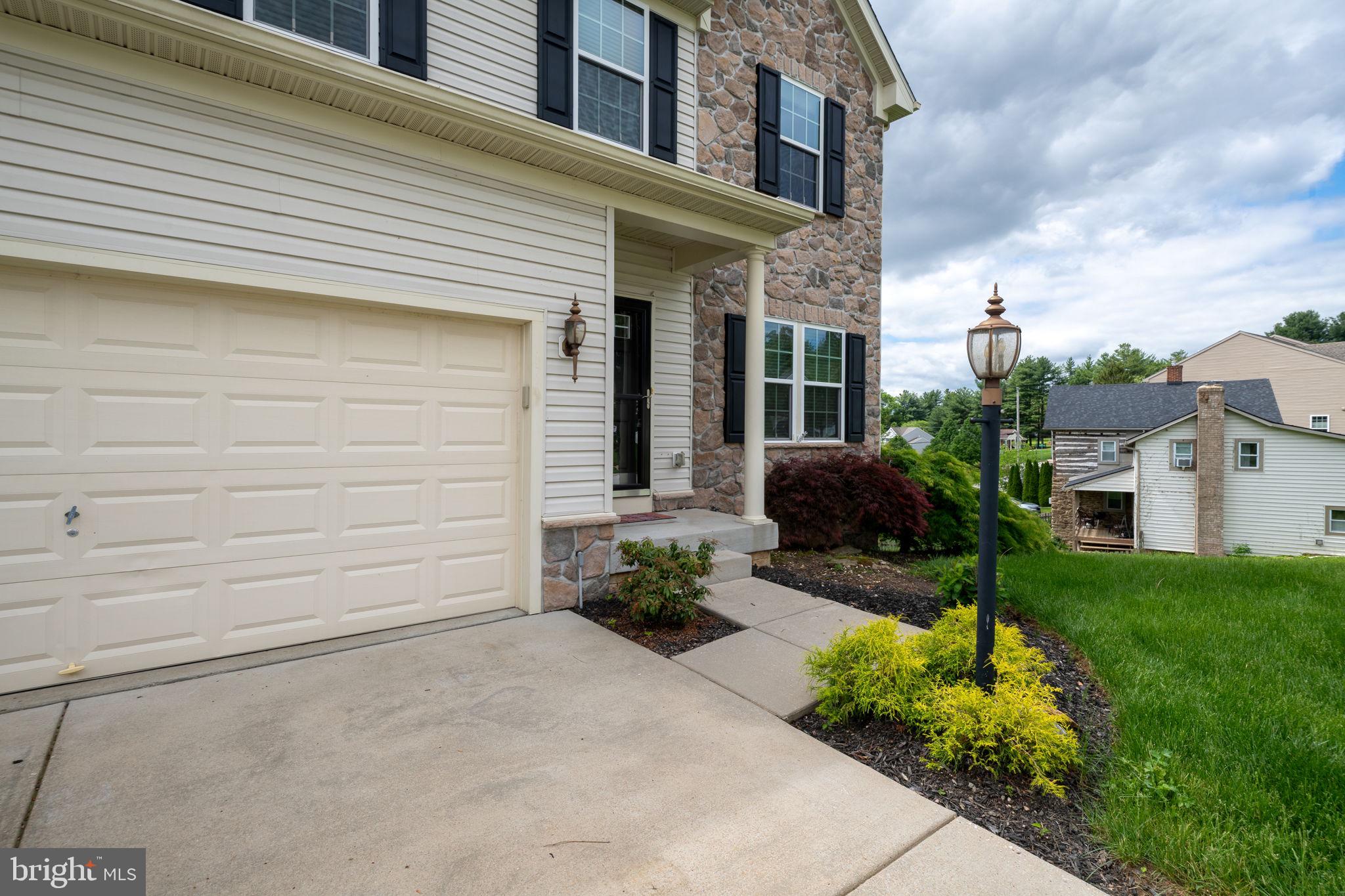 671 SUNGLOW DRIVE
