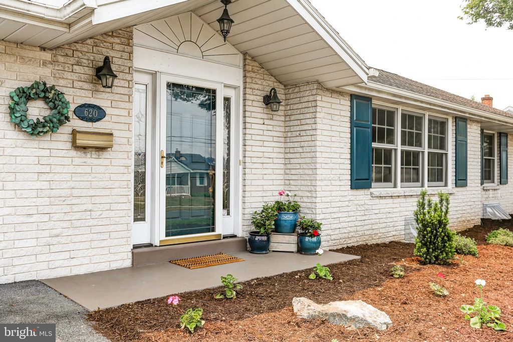 Photo of 620 E HUMMELSTOWN ST, ELIZABETHTOWN, PA 17022 (MLS # PALA2036400)