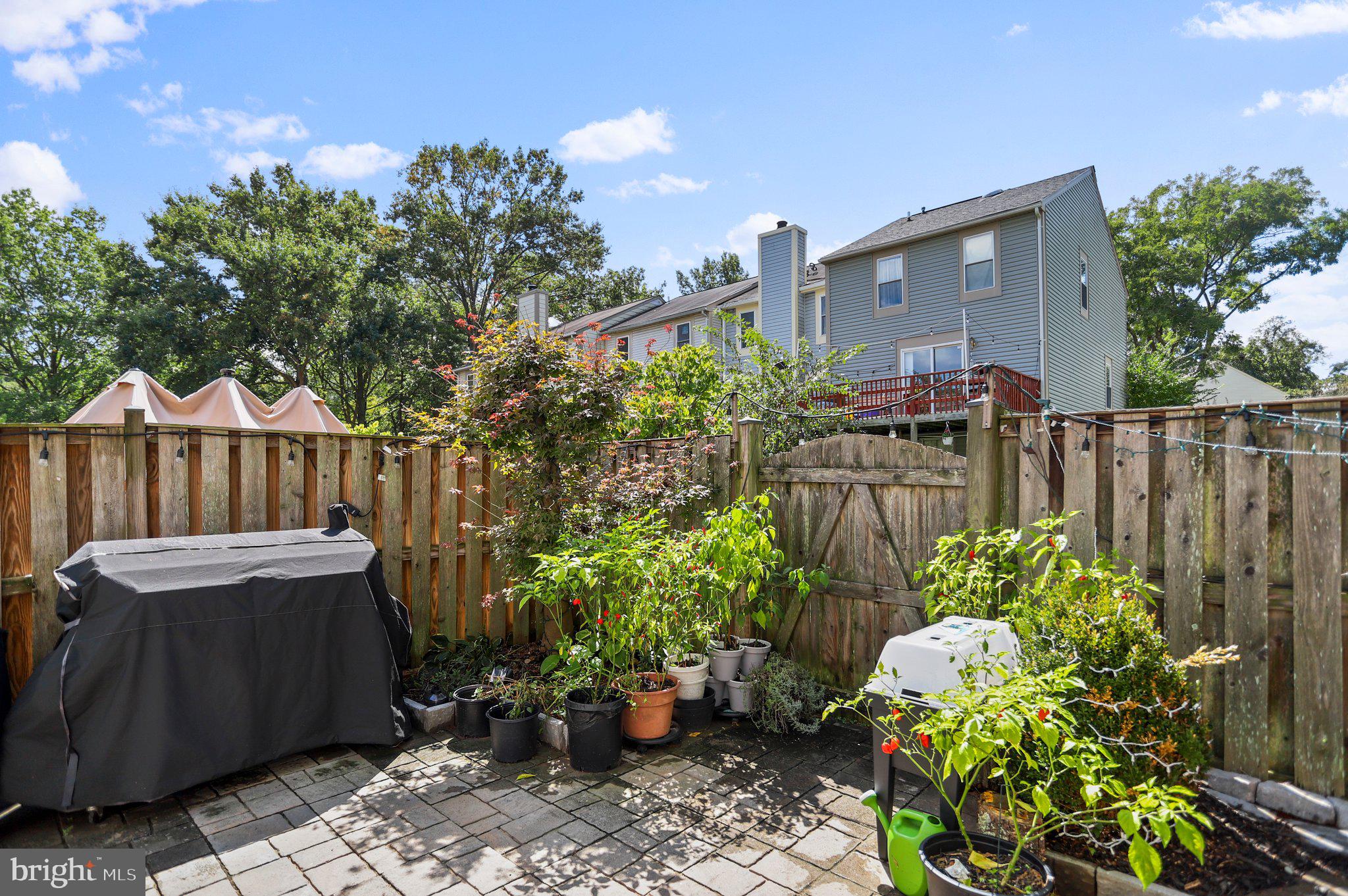 SENECA PARK - Residential