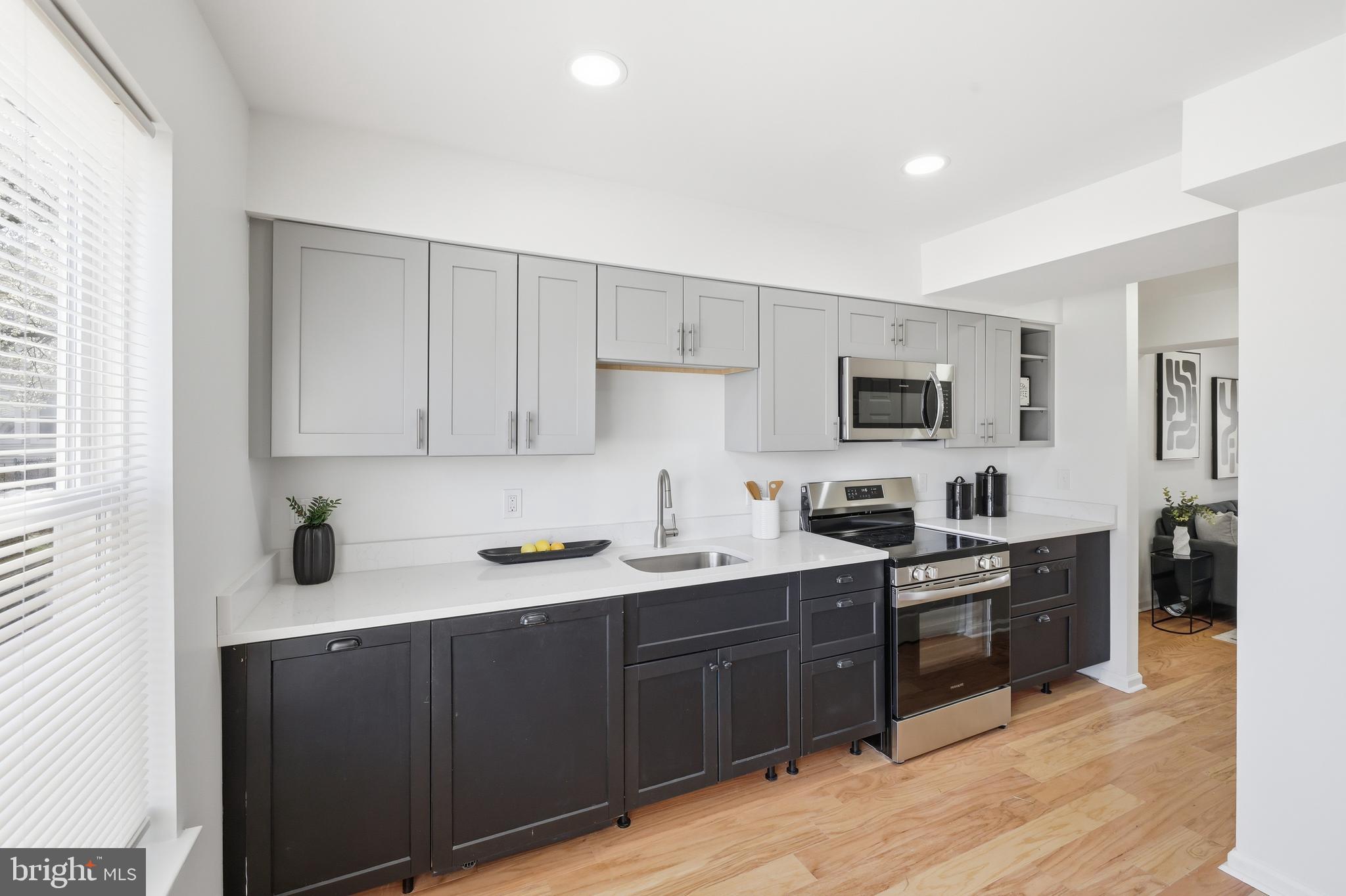 JOHNSTON SQUARE - Residential