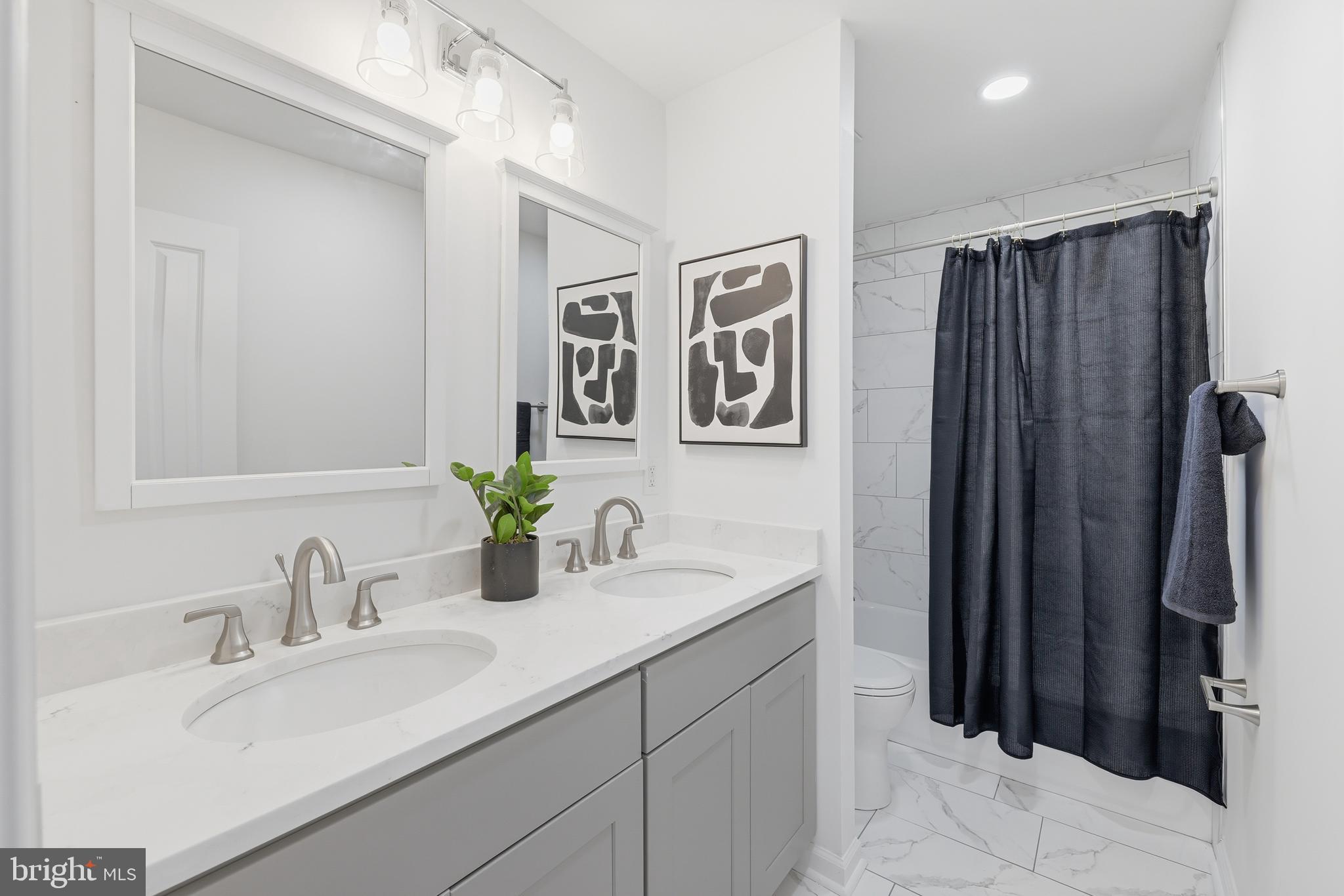 JOHNSTON SQUARE - Residential