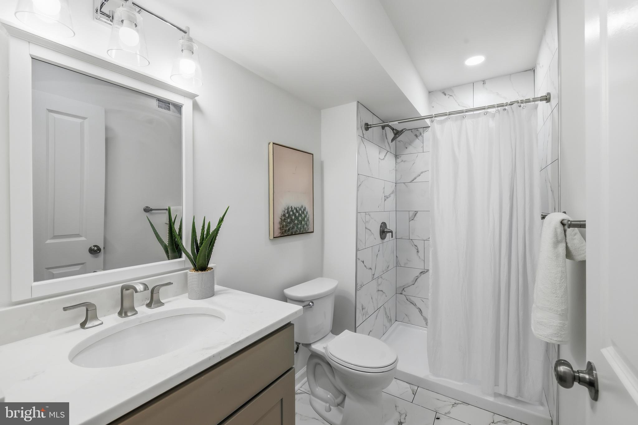 JOHNSTON SQUARE - Residential