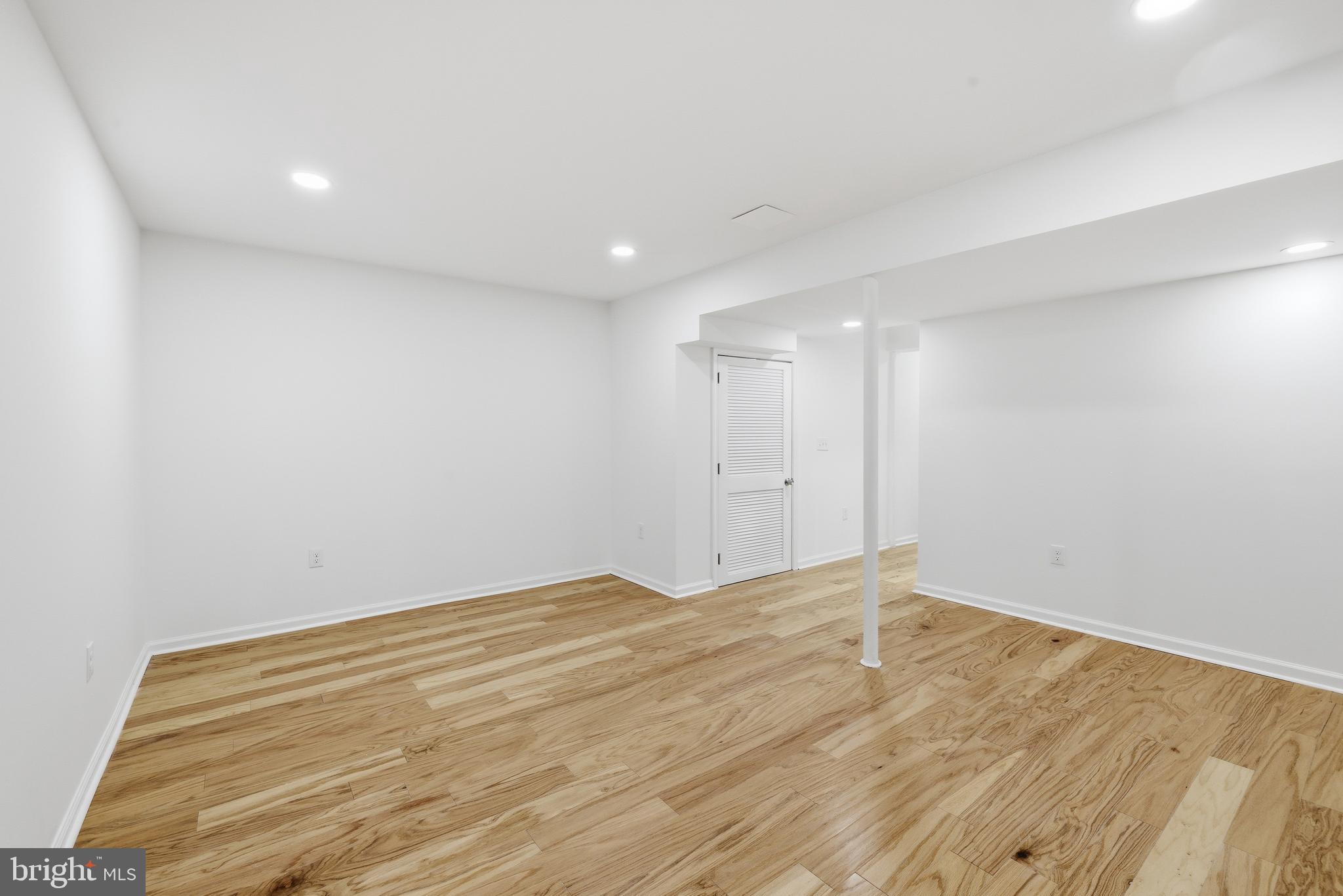 JOHNSTON SQUARE - Residential